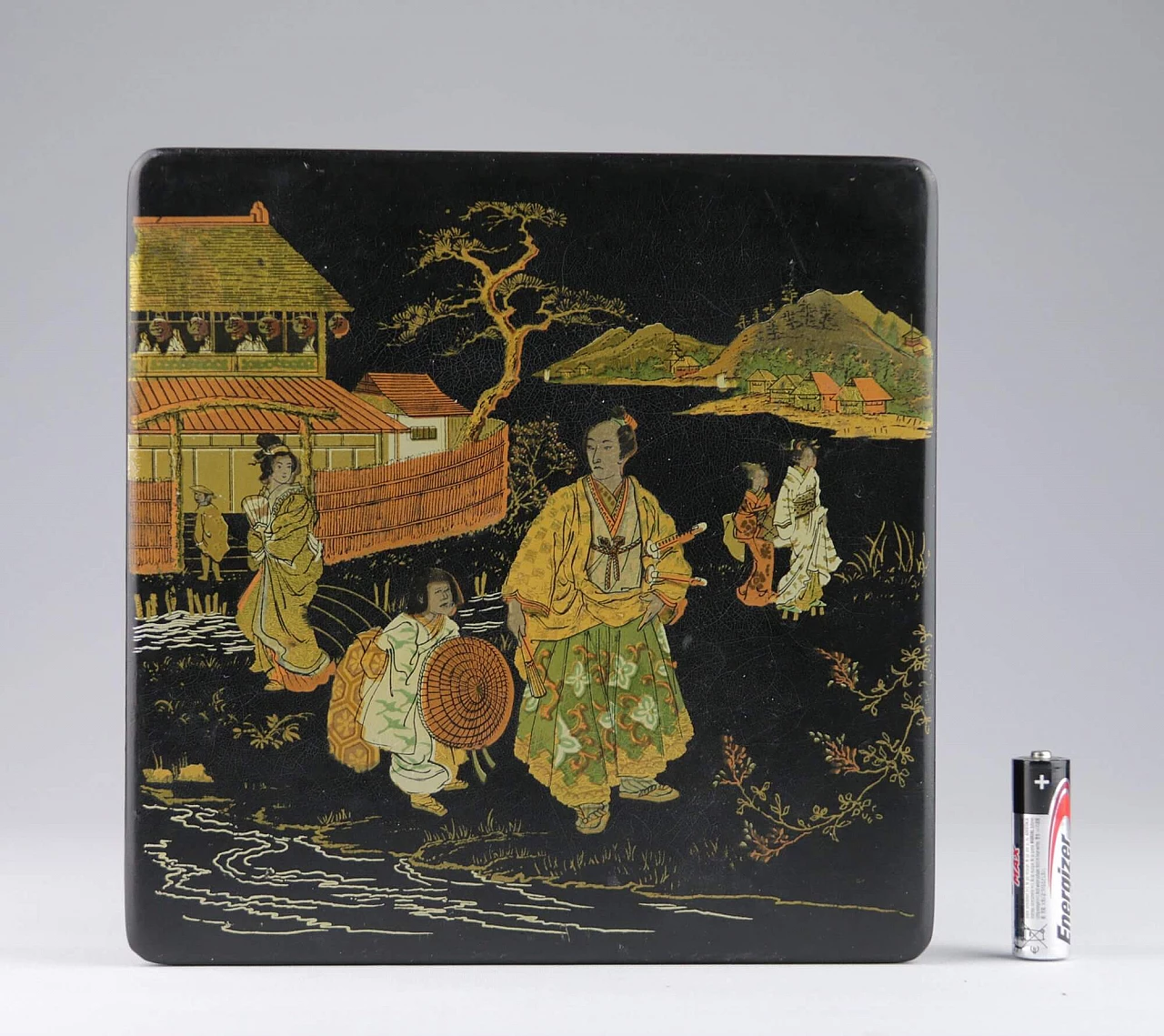 Coppia di scatole in cartapesta laccata Pont à Mousson con samurai e geishe, '800 3