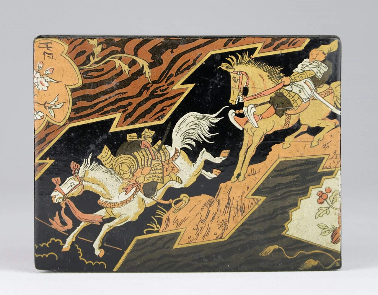 Coppia di scatole in cartapesta laccata Pont à Mousson con samurai e geishe, '800 10