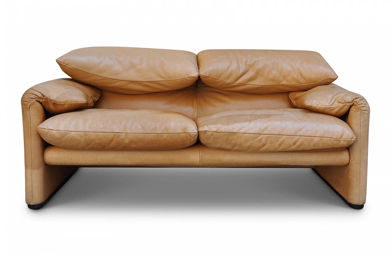 Maralunga two-seater sofa by Vico Magistretti for Cassina, 1970s 5