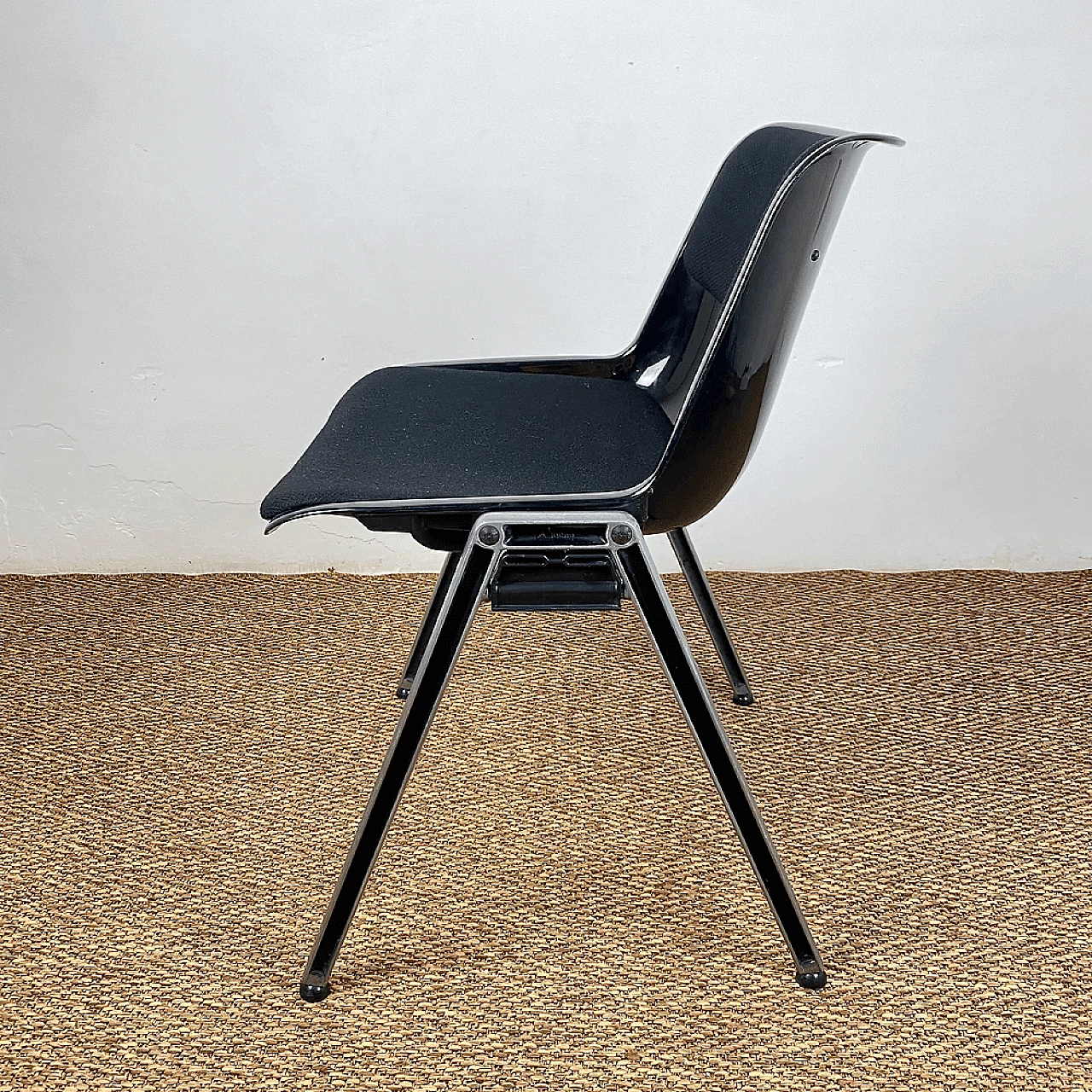 Black Modus chair by Osvaldo Borsani for Tecno, 1970s 1