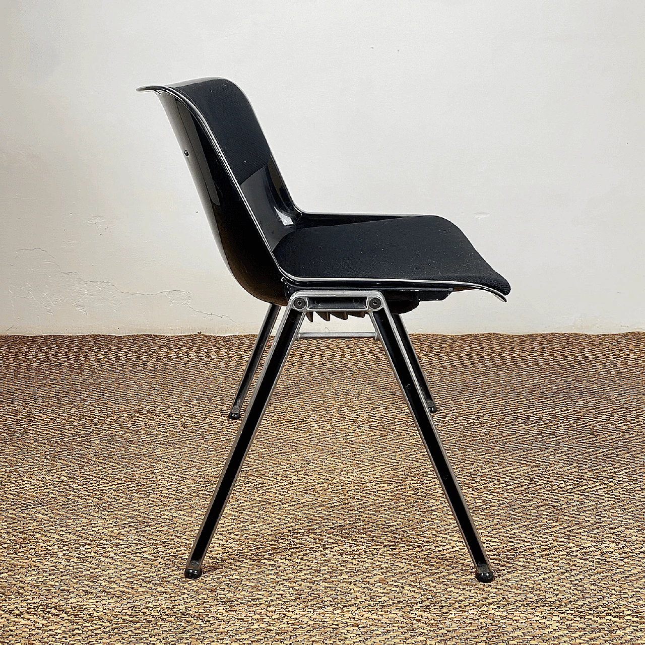 Black Modus chair by Osvaldo Borsani for Tecno, 1970s 3