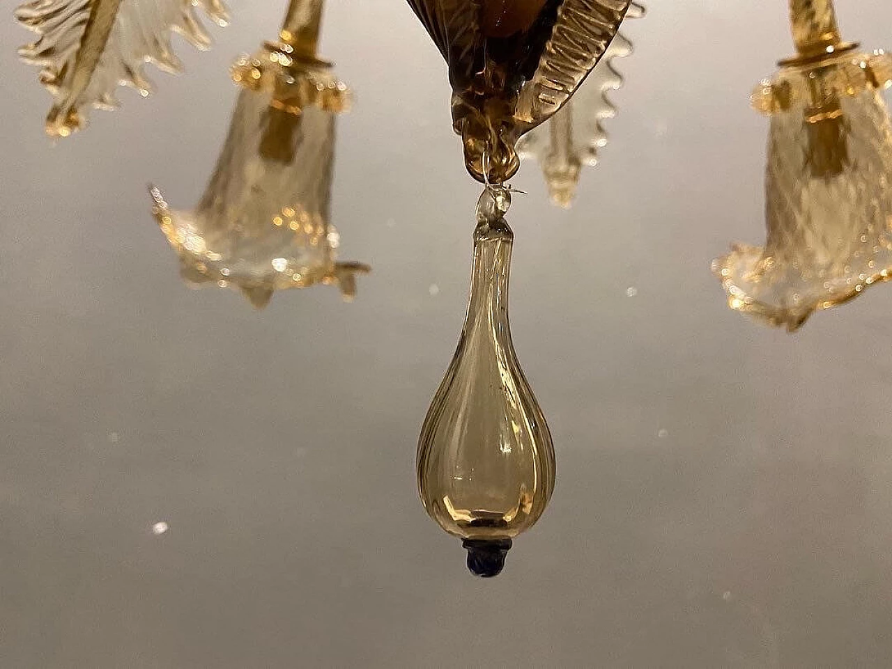 Lampadario in vetro soffiato di Murano giallo, anni '60 9