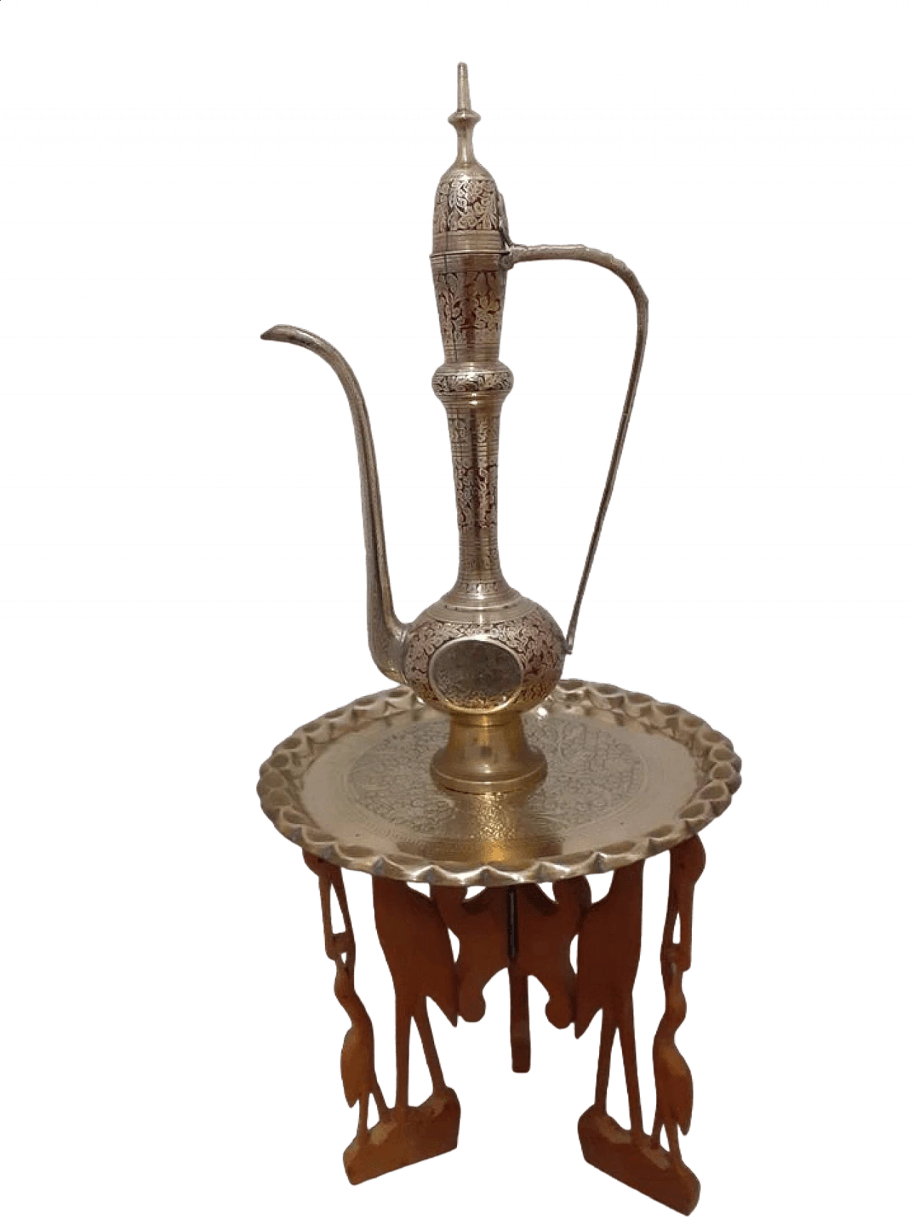 Aftaba in rame cesellato a mano con schegge di rubini e tavolino, 1965 11