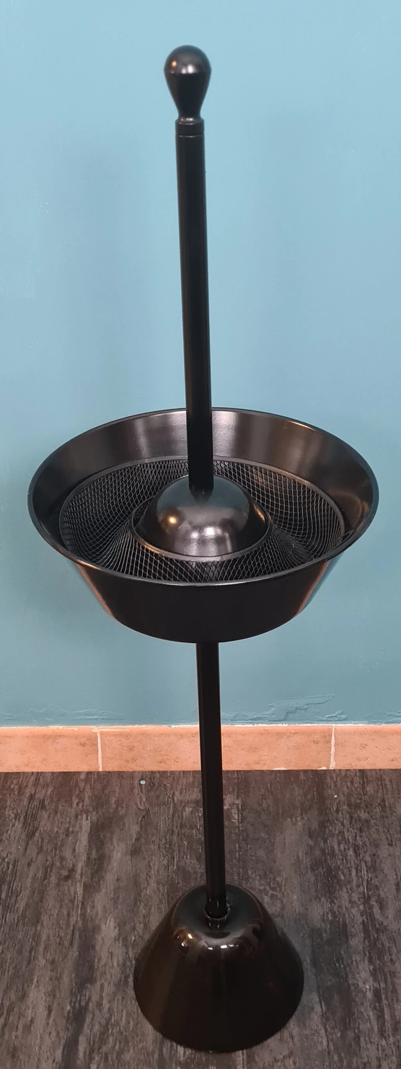 Posacenere Servofumo di Achille e Pier Giacomo Castiglioni per Zanotta, anni '60 1