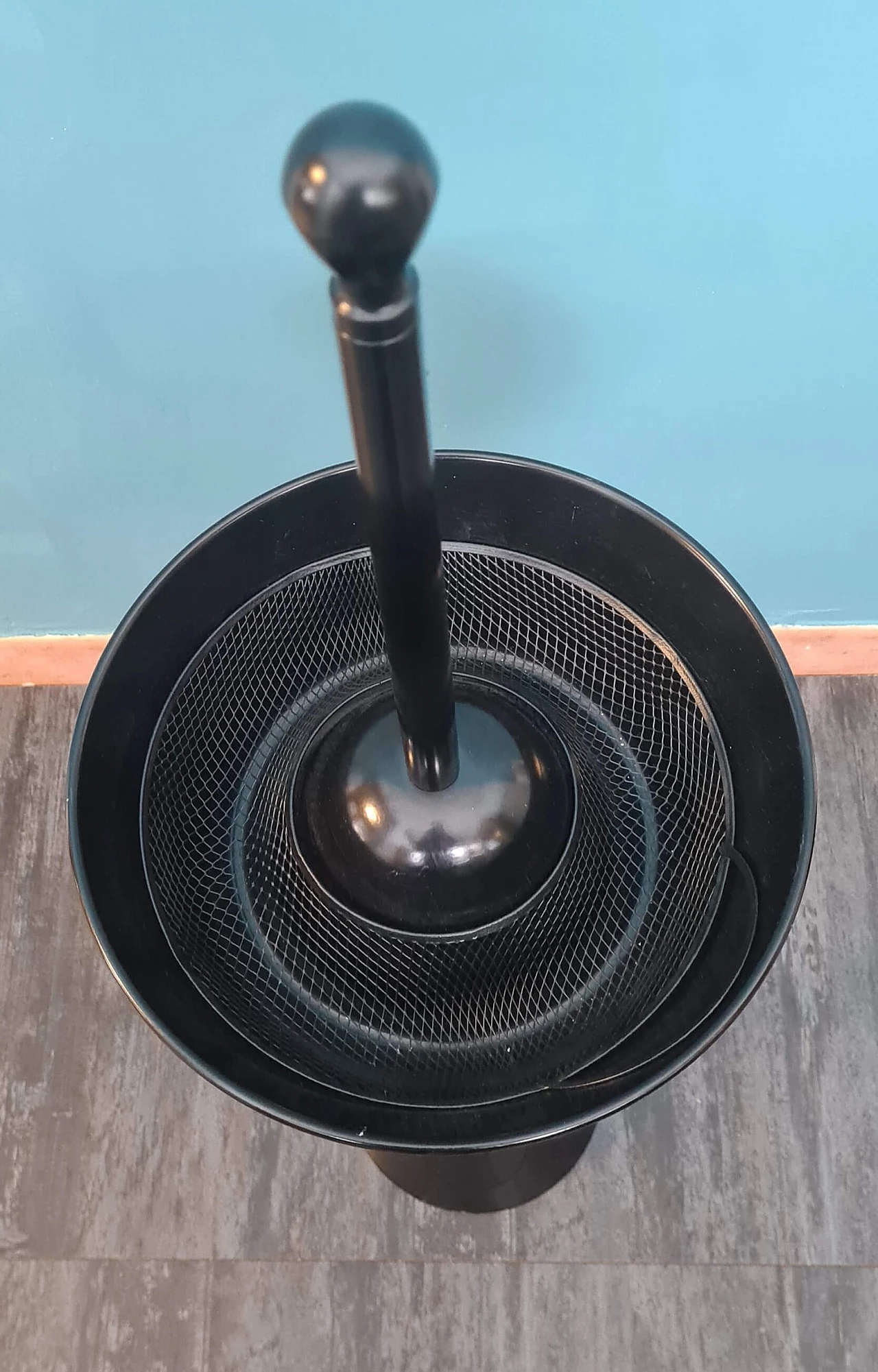 Posacenere Servofumo di Achille e Pier Giacomo Castiglioni per Zanotta, anni '60 3