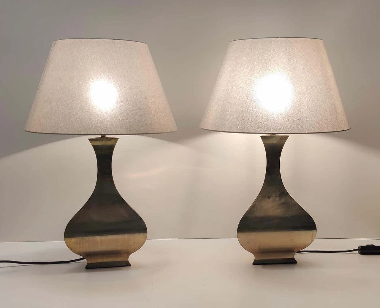 Coppia di lampade da tavolo in ottone di Montagna Grillo e Tonello, anni '70 3