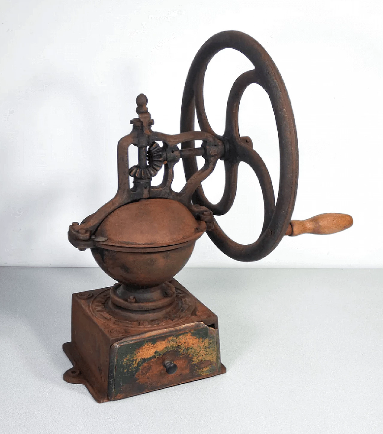 Macinino a volano in ghisa di Bartolomeo Trucchetti, '800 1