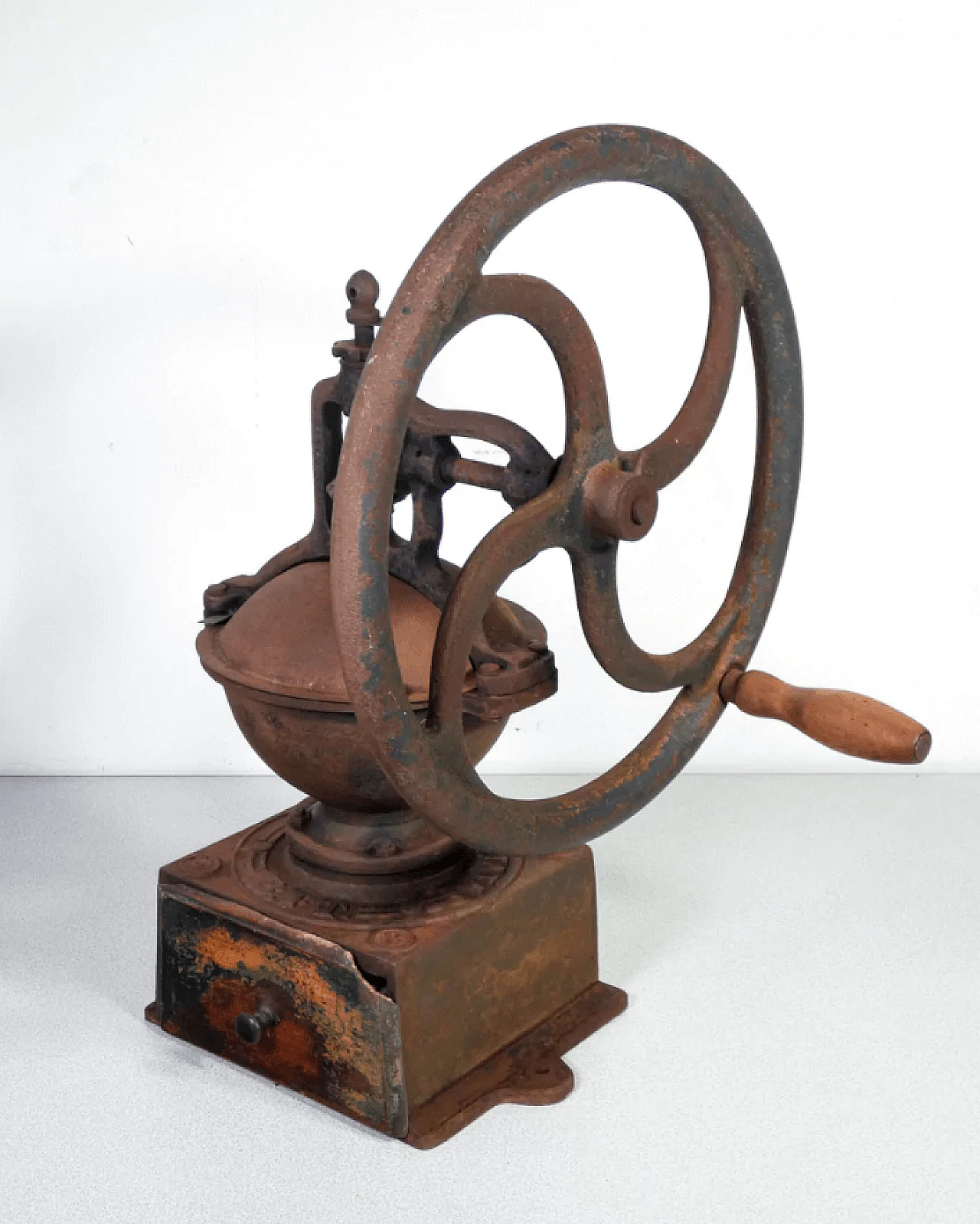Macinino a volano in ghisa di Bartolomeo Trucchetti, '800 2