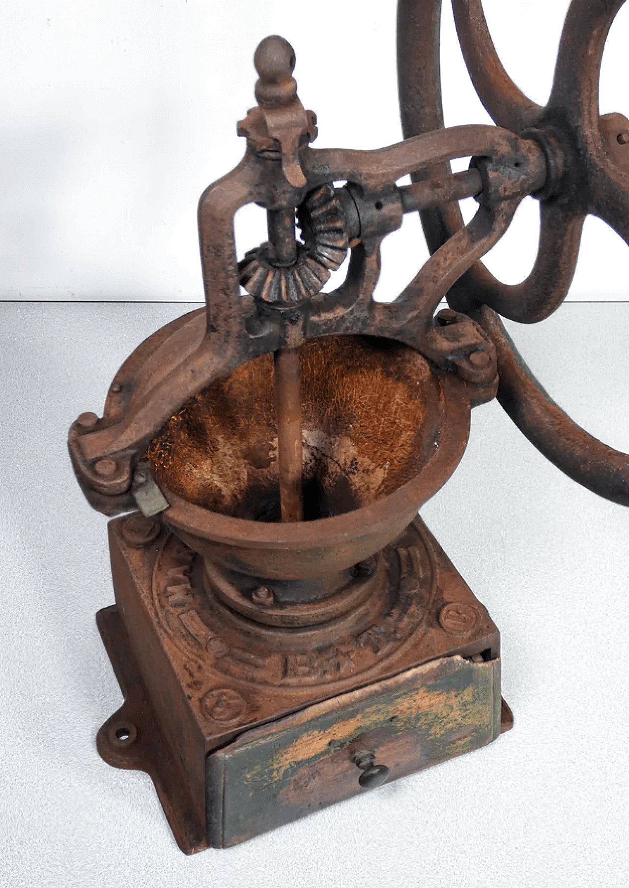 Macinino a volano in ghisa di Bartolomeo Trucchetti, '800 4