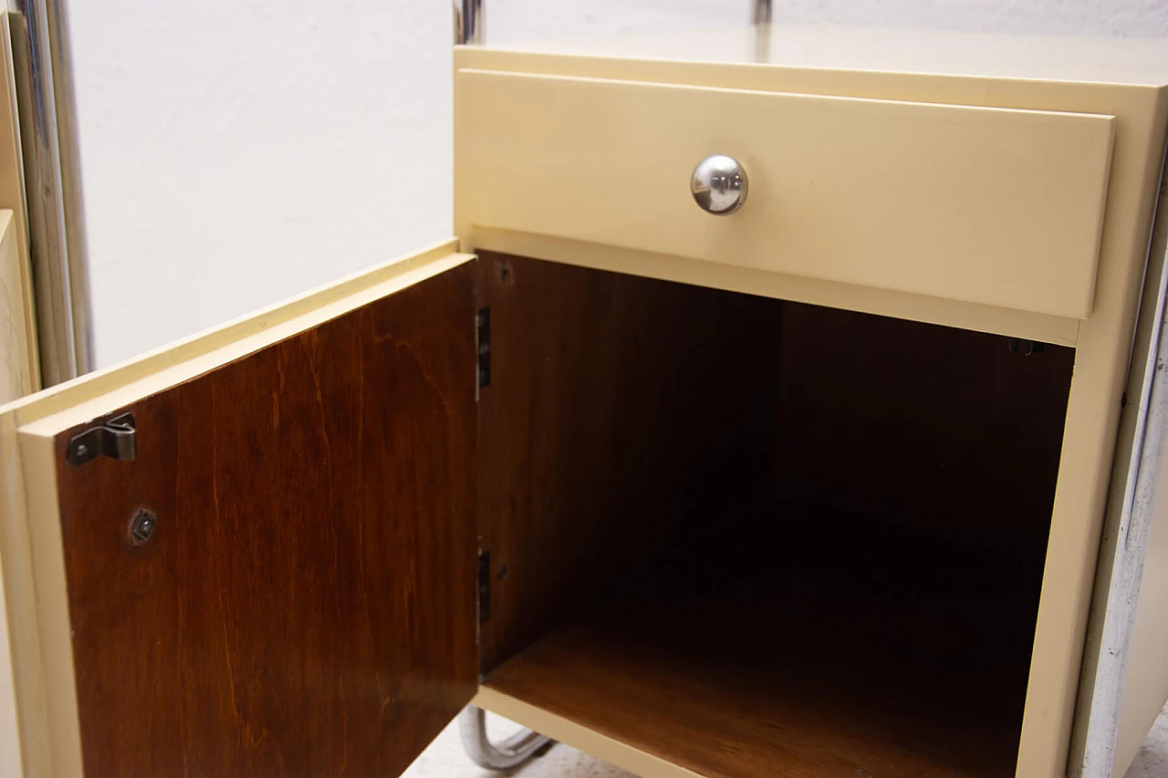 Coppia di comodini in legno con elementi cromati Bauhaus, anni '30 11