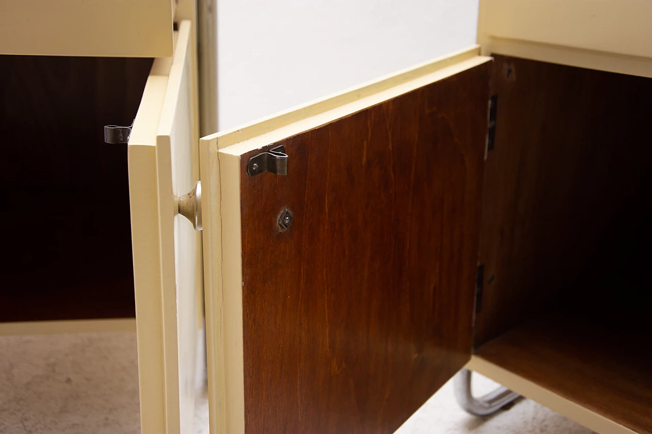 Coppia di comodini in legno con elementi cromati Bauhaus, anni '30 12