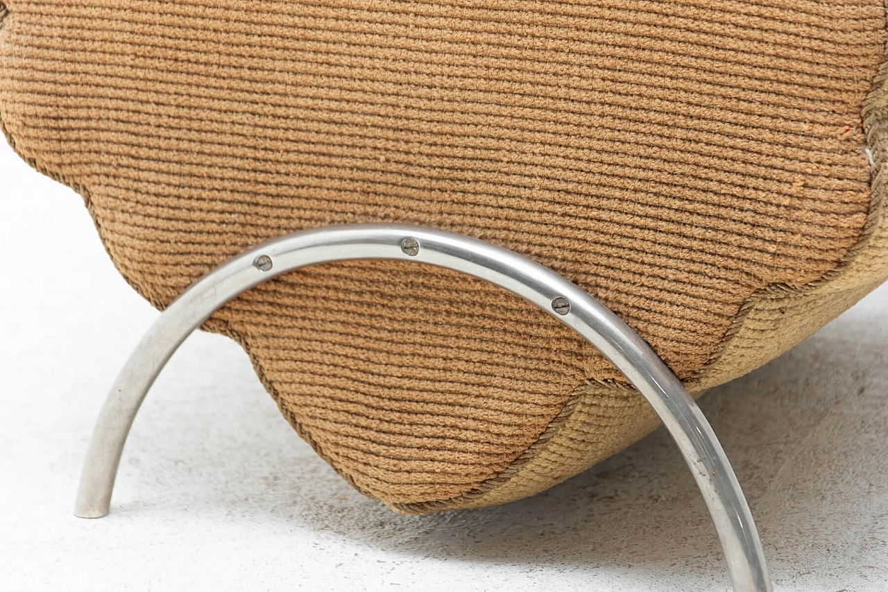 Pouf a forma di cuore con struttura cromata Bauhaus, anni '30 7