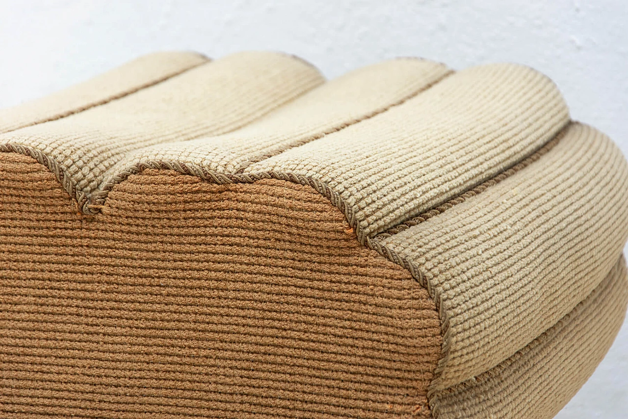 Pouf a forma di cuore con struttura cromata Bauhaus, anni '30 8