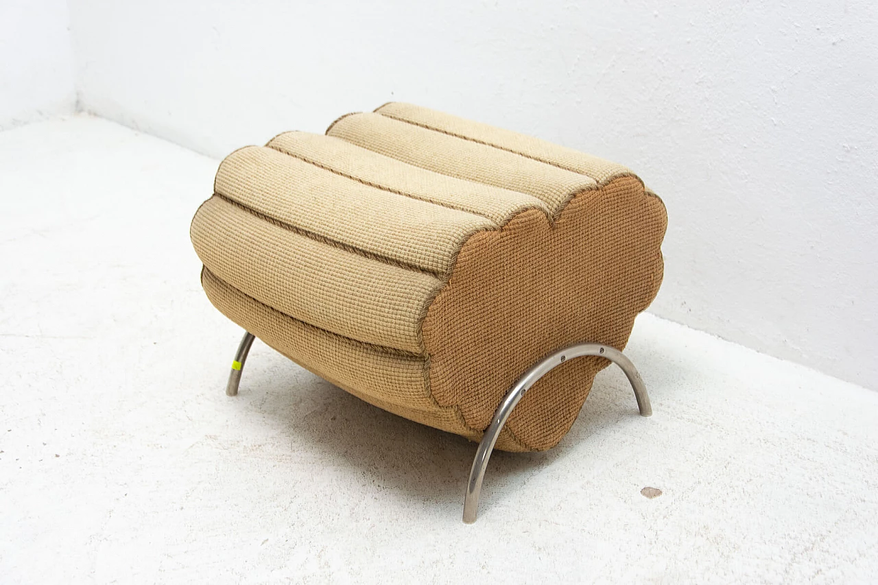 Pouf a forma di cuore con struttura cromata Bauhaus, anni '30 14