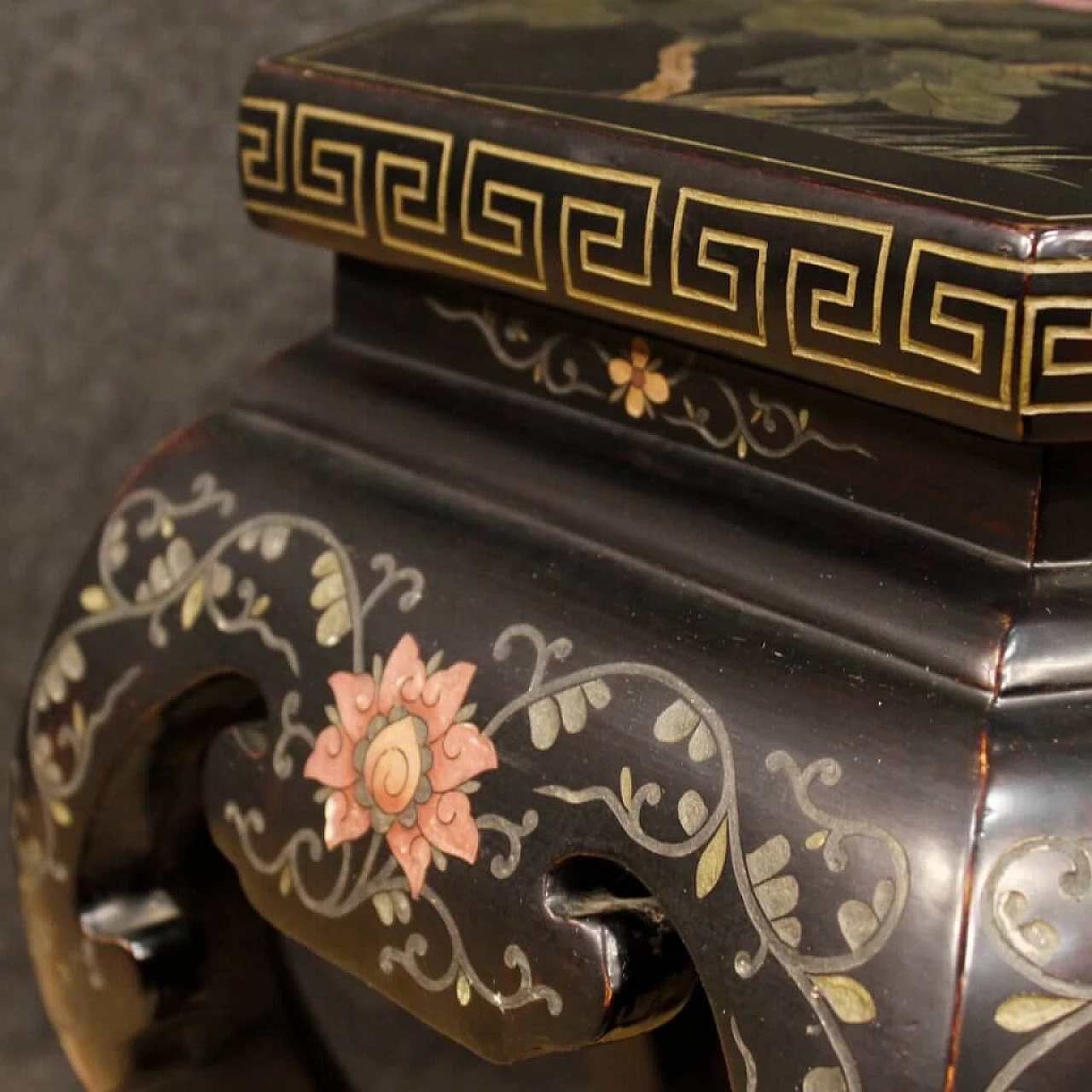Hexagonal coffee table in lacquered and chinoiserie-painted wood, 1960s 10