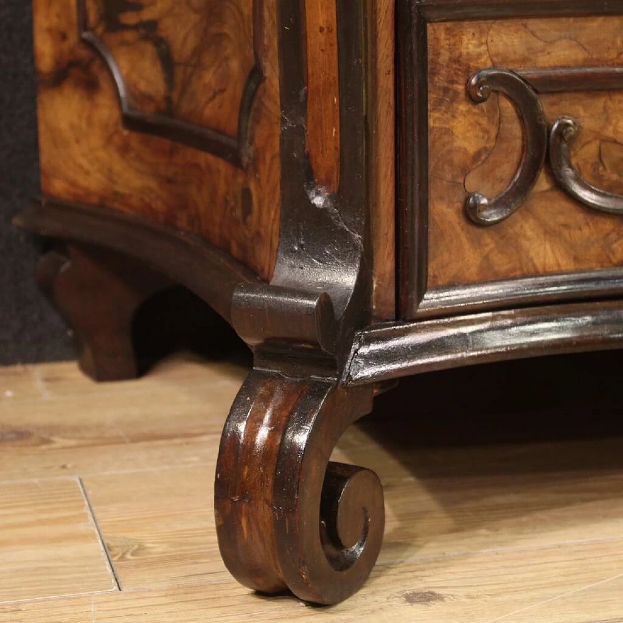 Trumeau a doppio corpo con vetrina in stile Barocchetto, anni '40 5