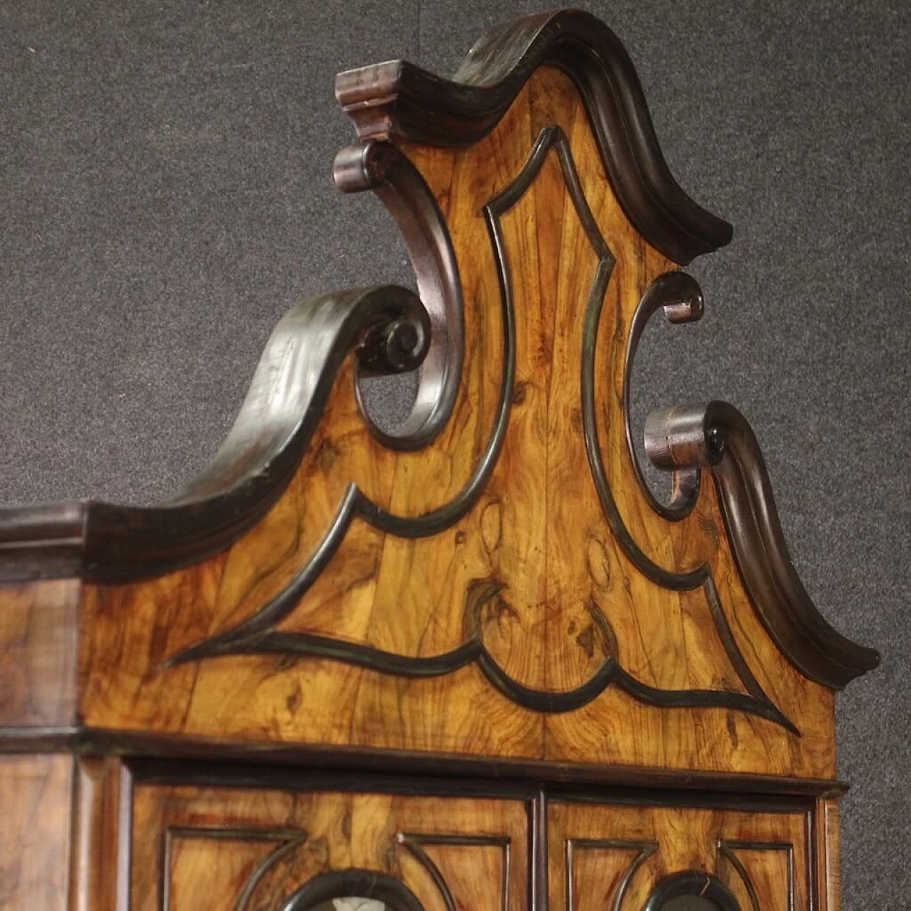 Trumeau a doppio corpo con vetrina in stile Barocchetto, anni '40 11