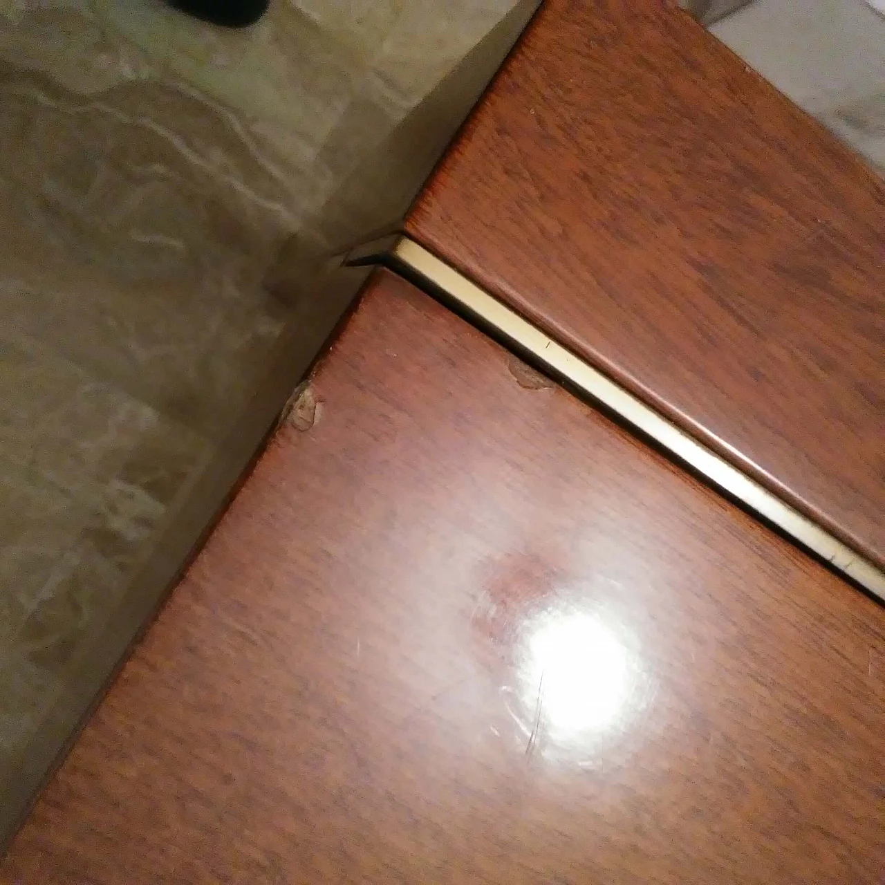 Tavolo in legno con profilo in ottone di Pierre Balmain, anni '80 12