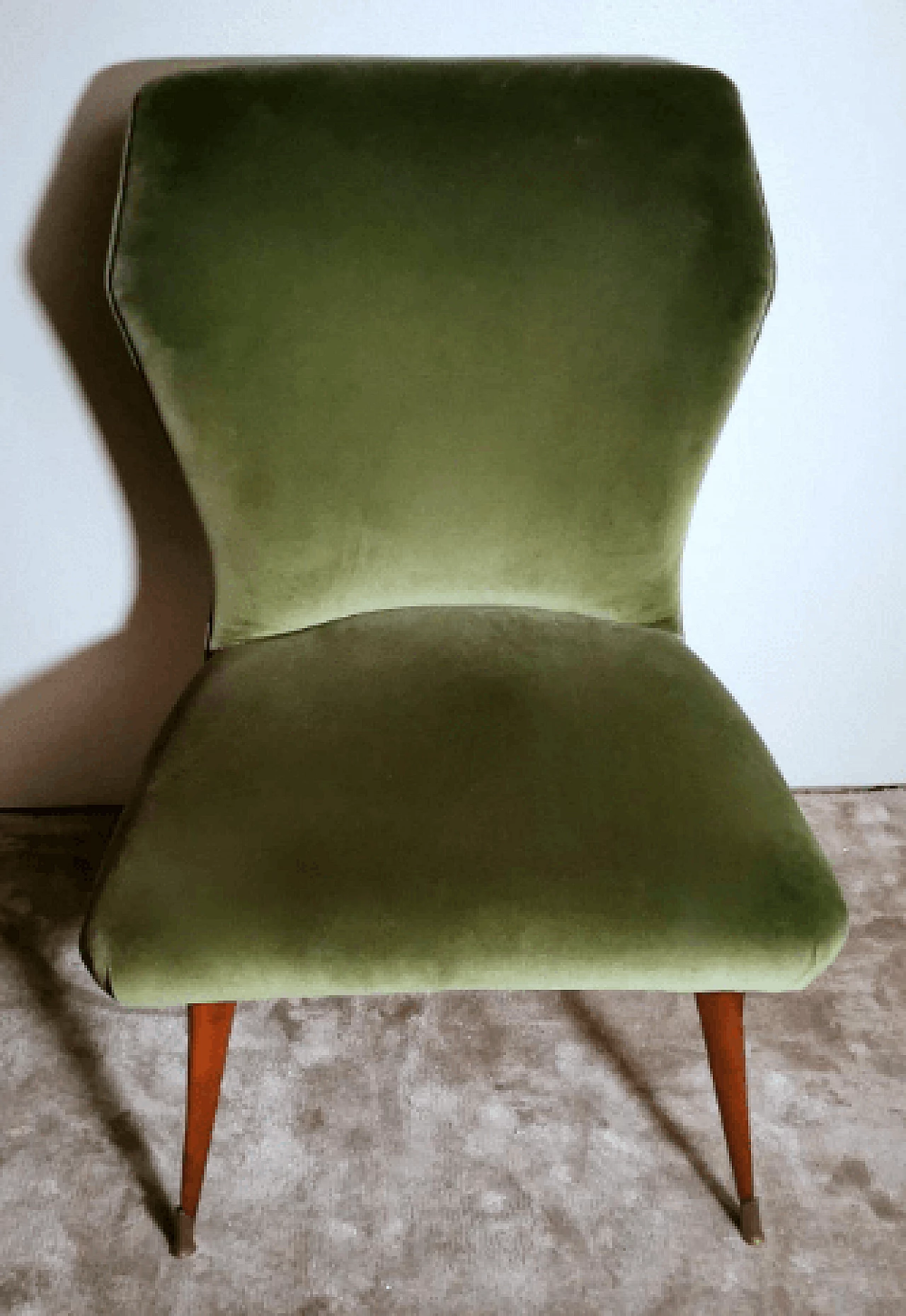 Pair of green velvet chairs in the style of Guglielmo Ulrich, 1950s 8