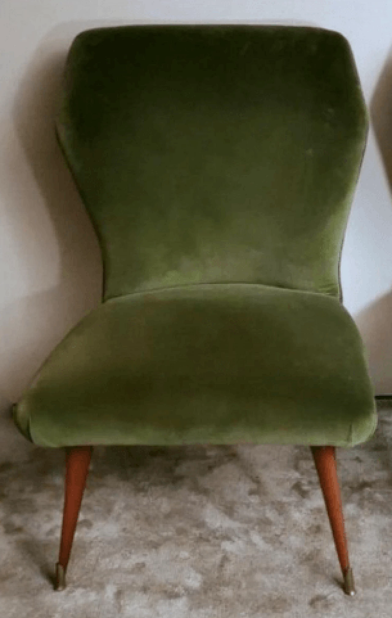 Pair of green velvet chairs in the style of Guglielmo Ulrich, 1950s 9