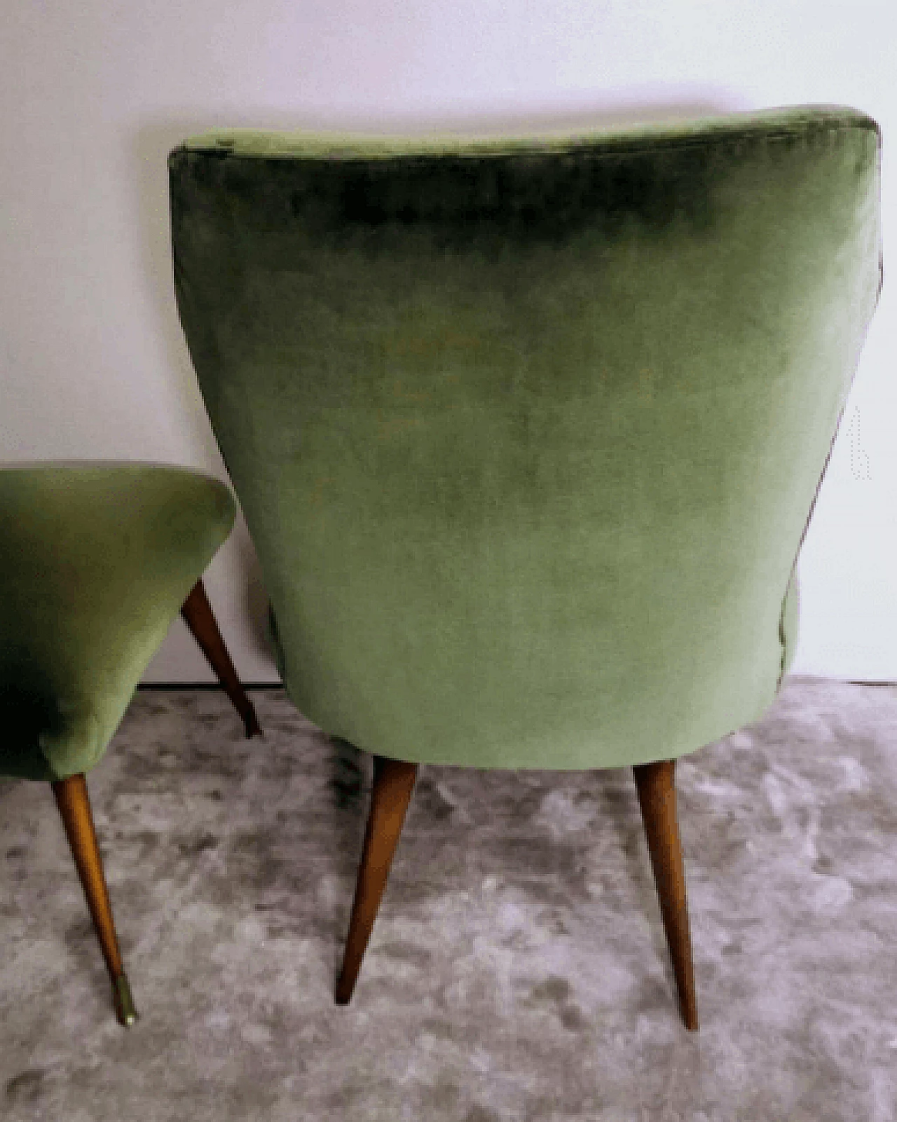 Pair of green velvet chairs in the style of Guglielmo Ulrich, 1950s 11