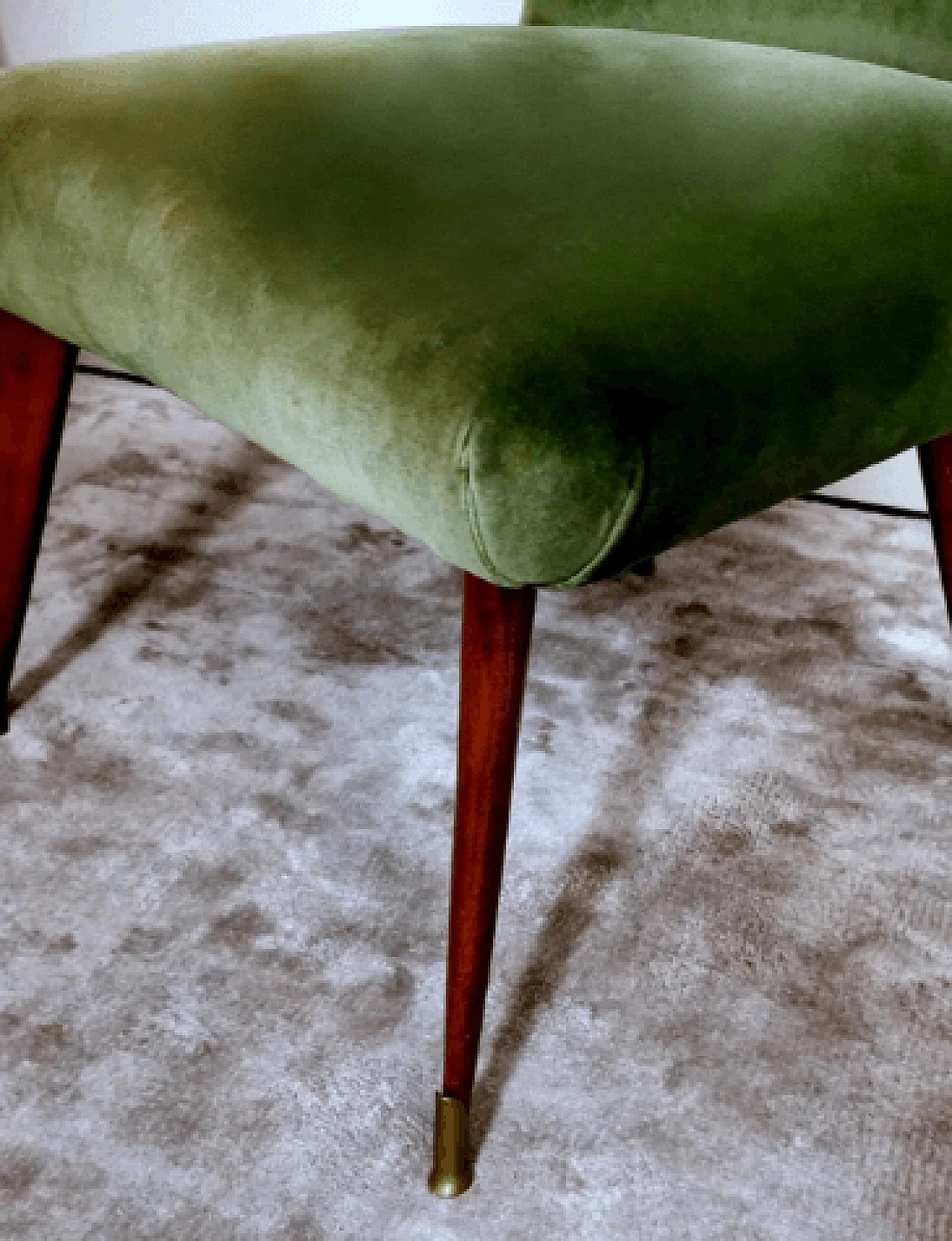 Pair of green velvet chairs in the style of Guglielmo Ulrich, 1950s 15