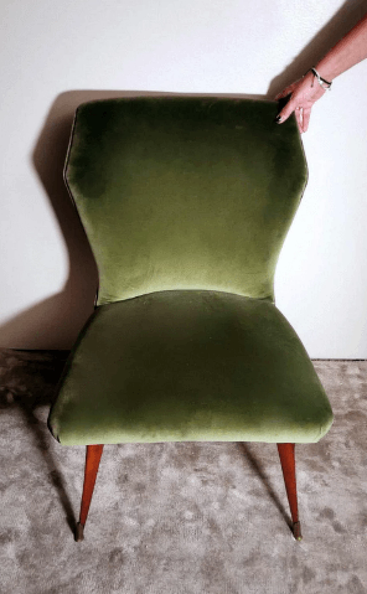 Pair of green velvet chairs in the style of Guglielmo Ulrich, 1950s 19