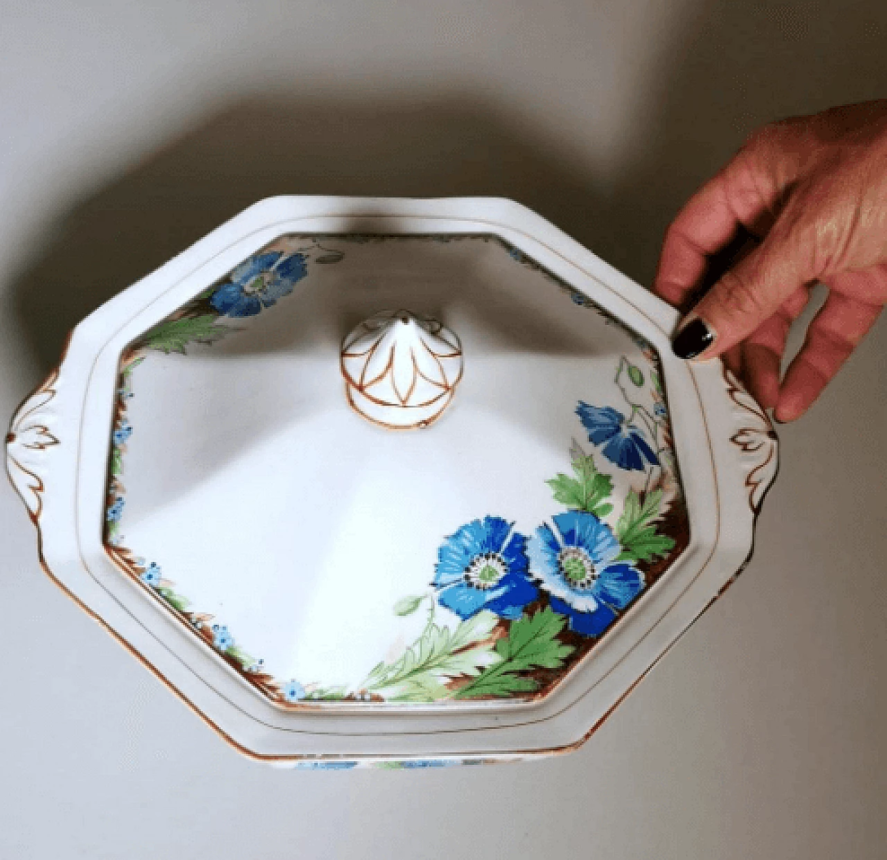 Pair of painted ceramic tureens by Arthur J. Wilkinson, 1940s 20