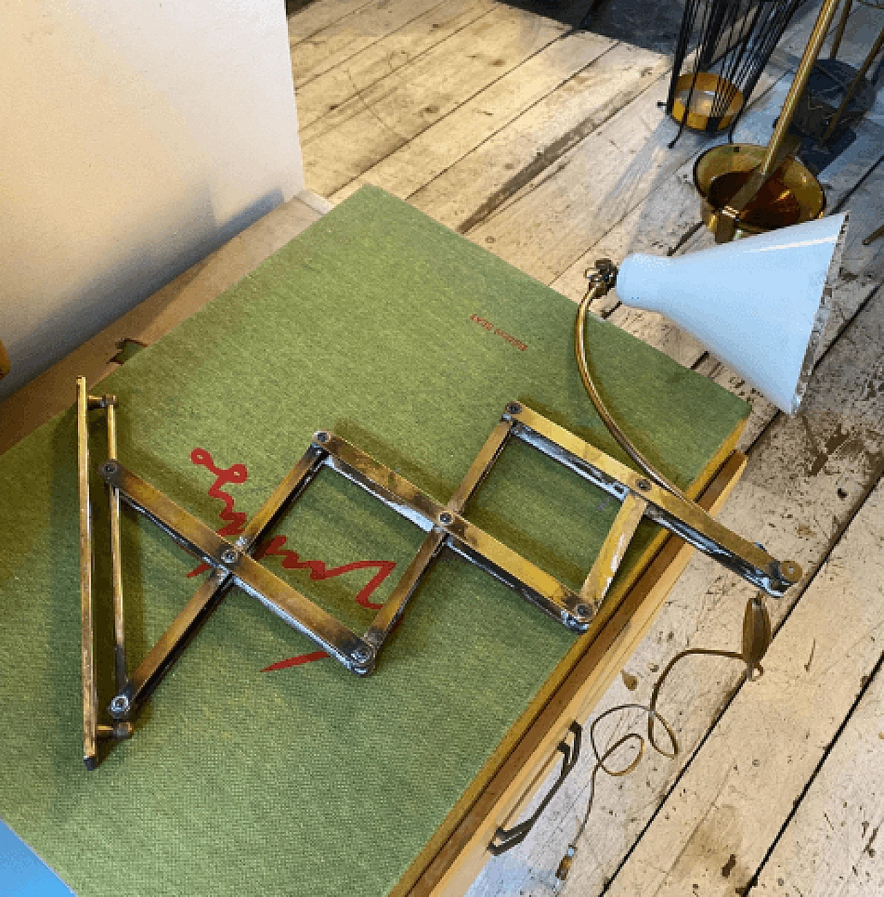 Lampada a forbice in ottone e alluminio nello stile di Stilnovo, anni '60 4