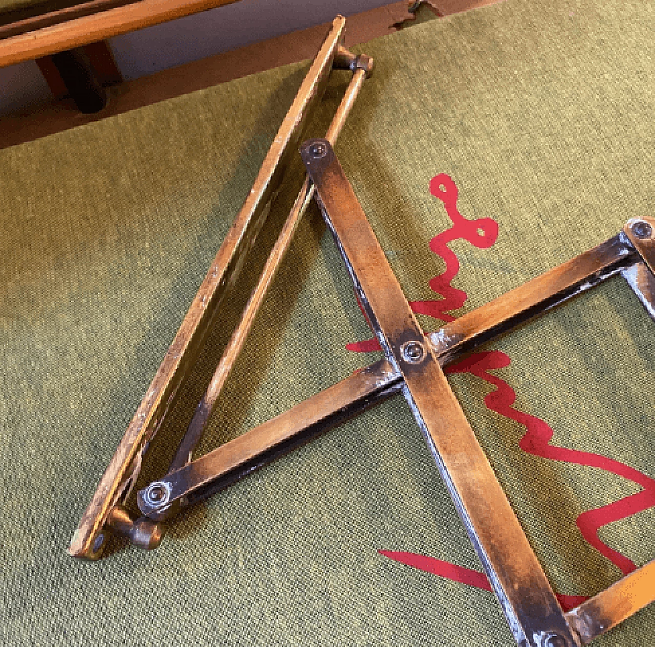 Lampada a forbice in ottone e alluminio nello stile di Stilnovo, anni '60 5