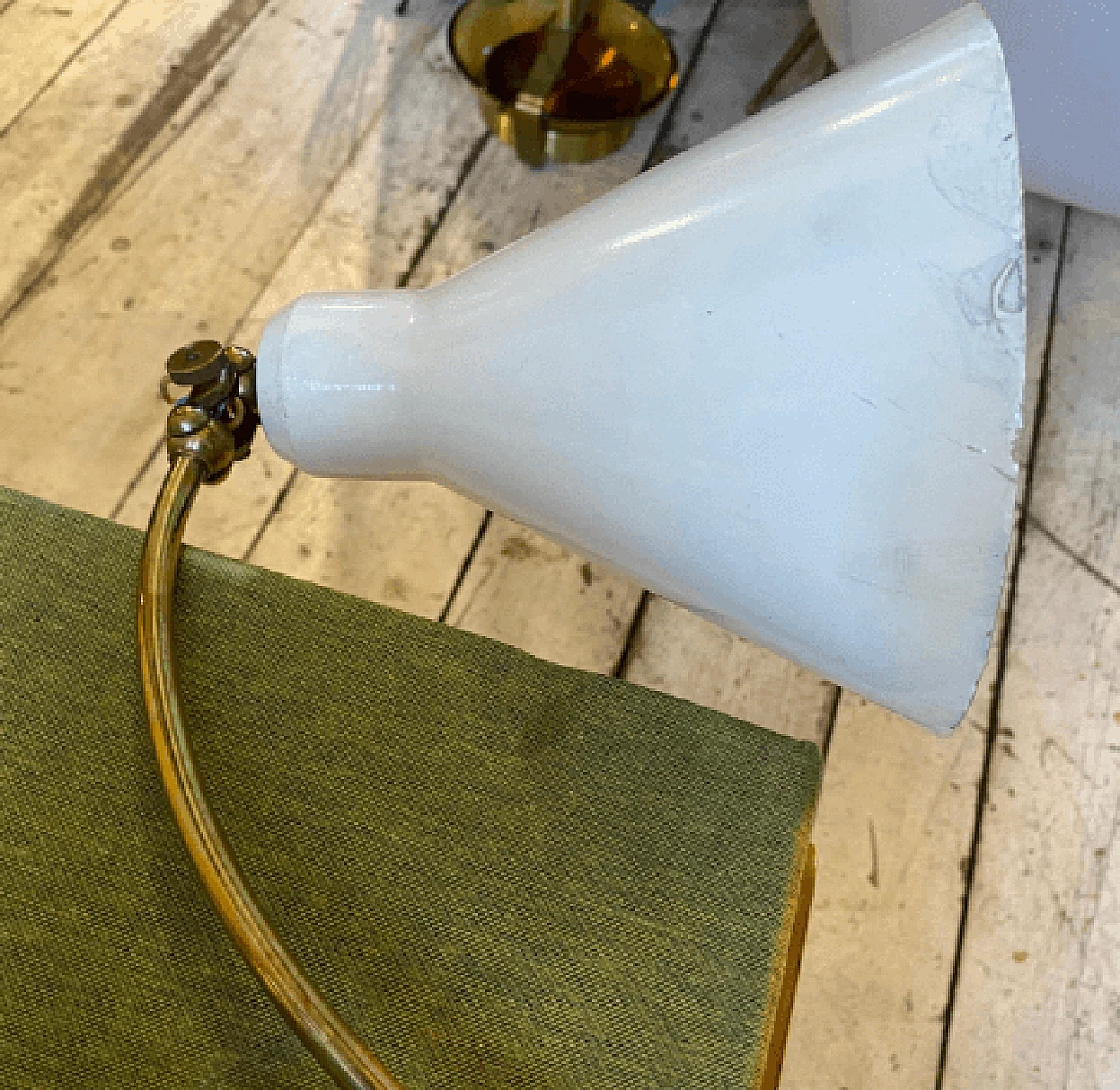 Lampada a forbice in ottone e alluminio nello stile di Stilnovo, anni '60 7