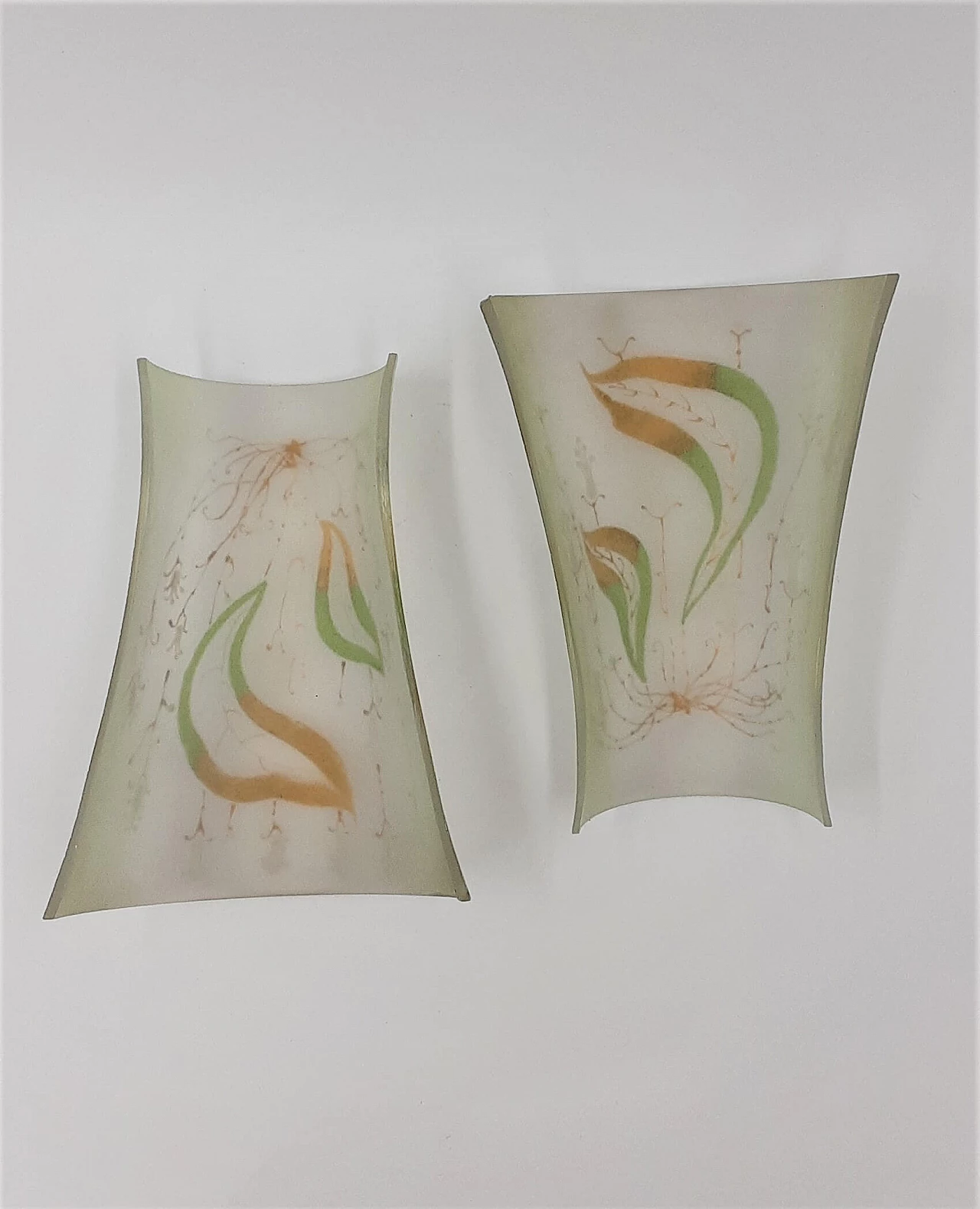 Pair of Art Nouveau hand-decorated glass wall sconces, 1910s 8