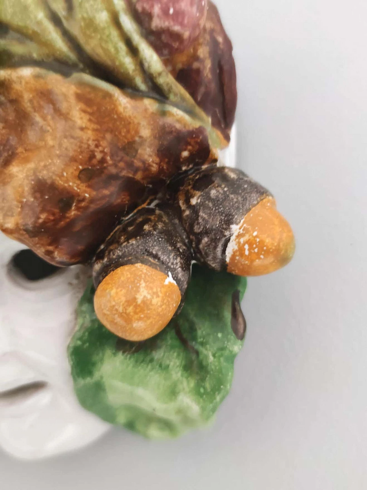 Maschera da commedia in terracotta attribuibile a Eugenio Pattarino, anni '60 4