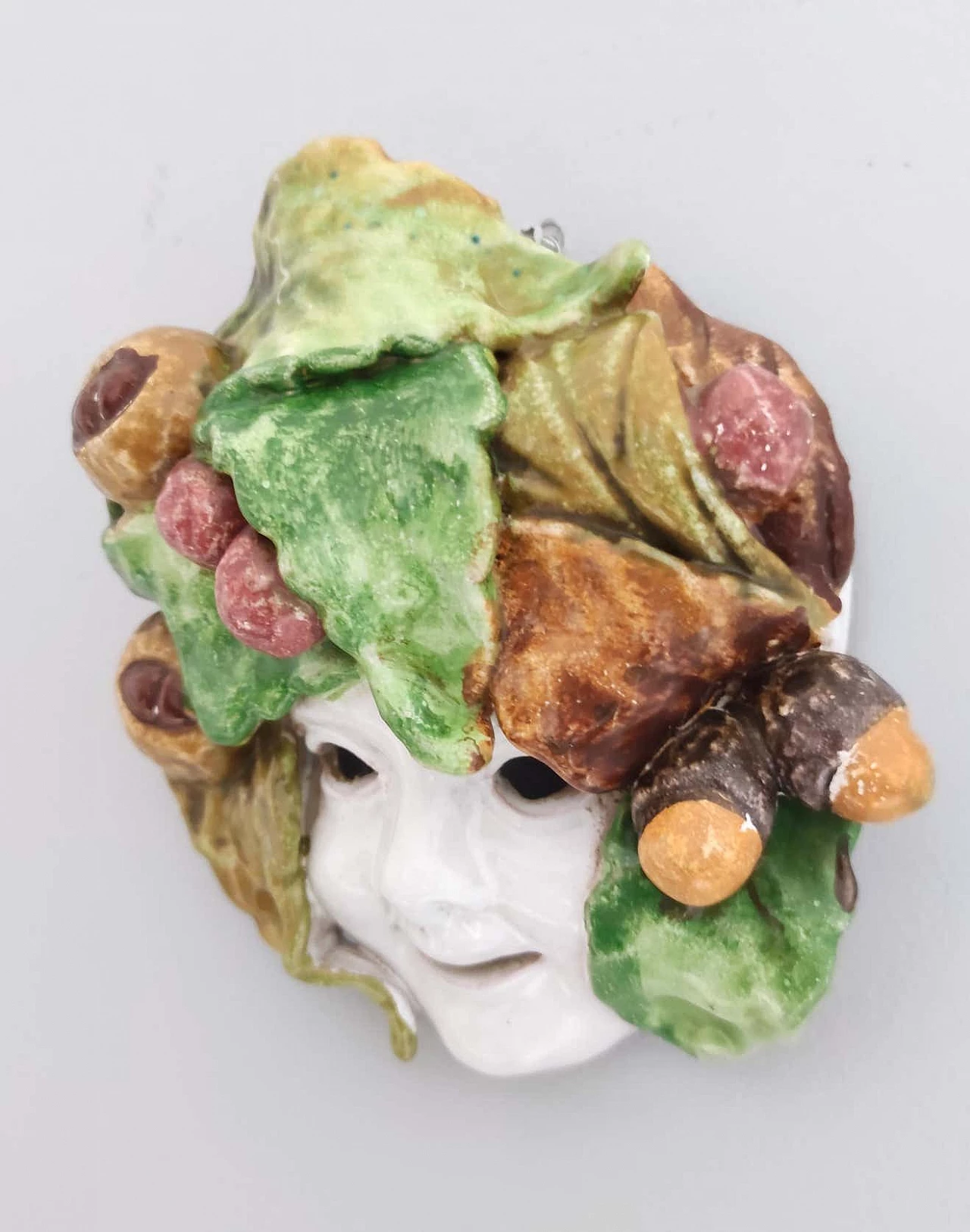 Maschera da commedia in terracotta attribuibile a Eugenio Pattarino, anni '60 5