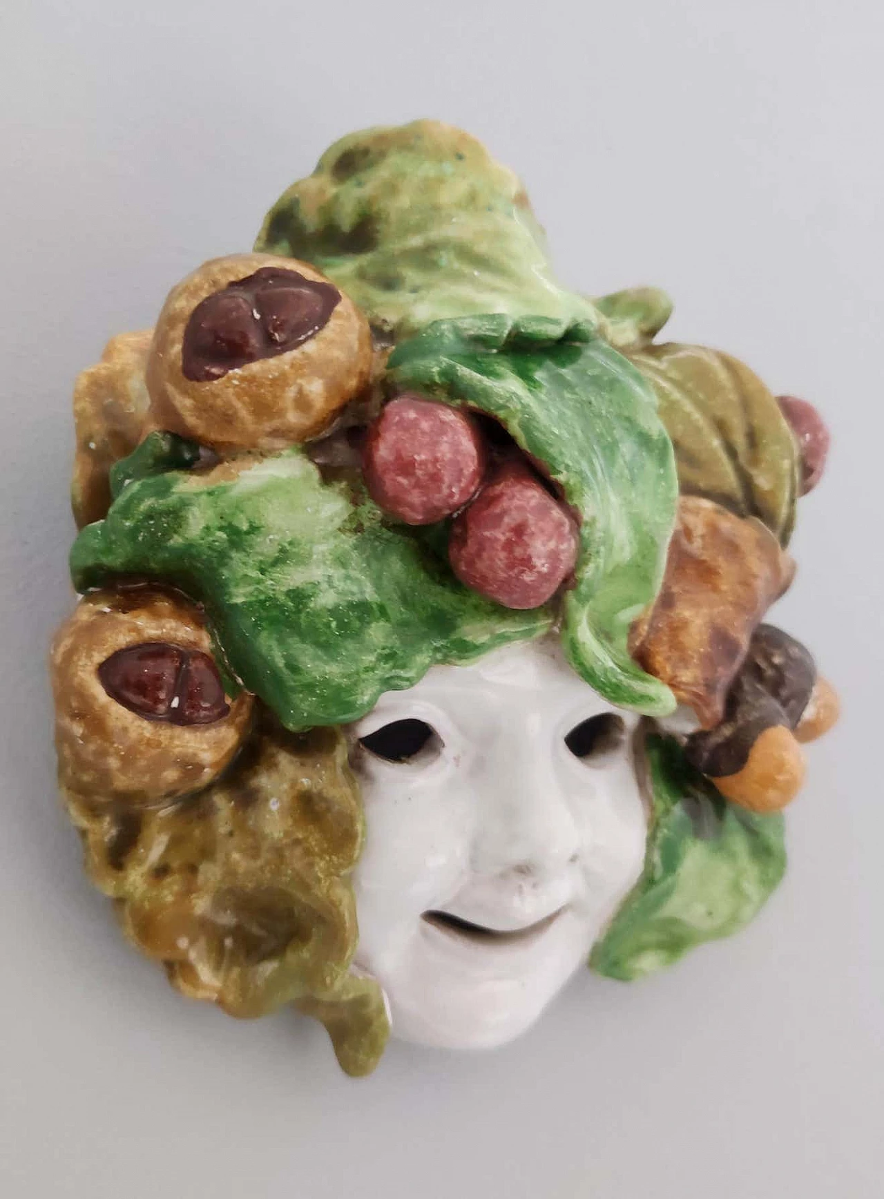 Maschera da commedia in terracotta attribuibile a Eugenio Pattarino, anni '60 6