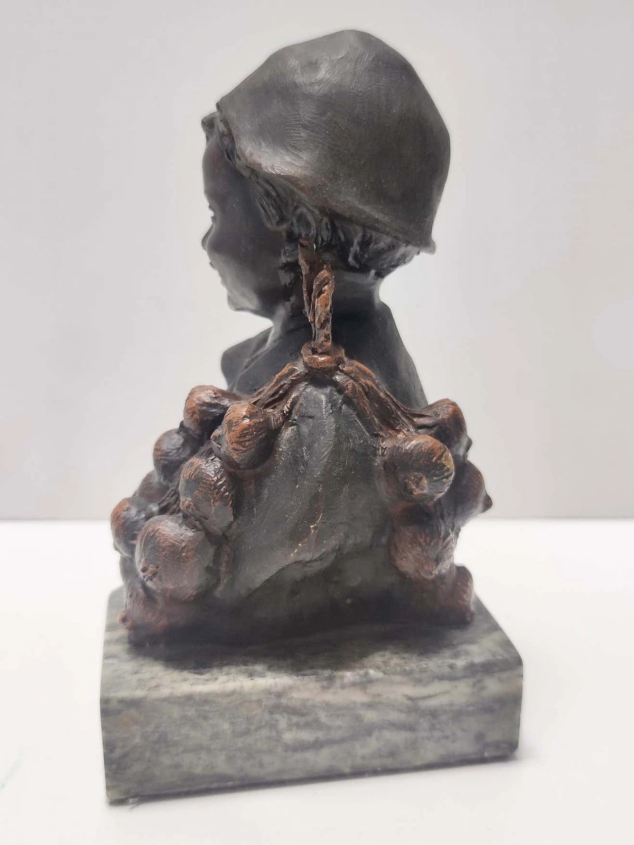 Bronze sculpture of a child selling onions by De Martino, 1920s 3