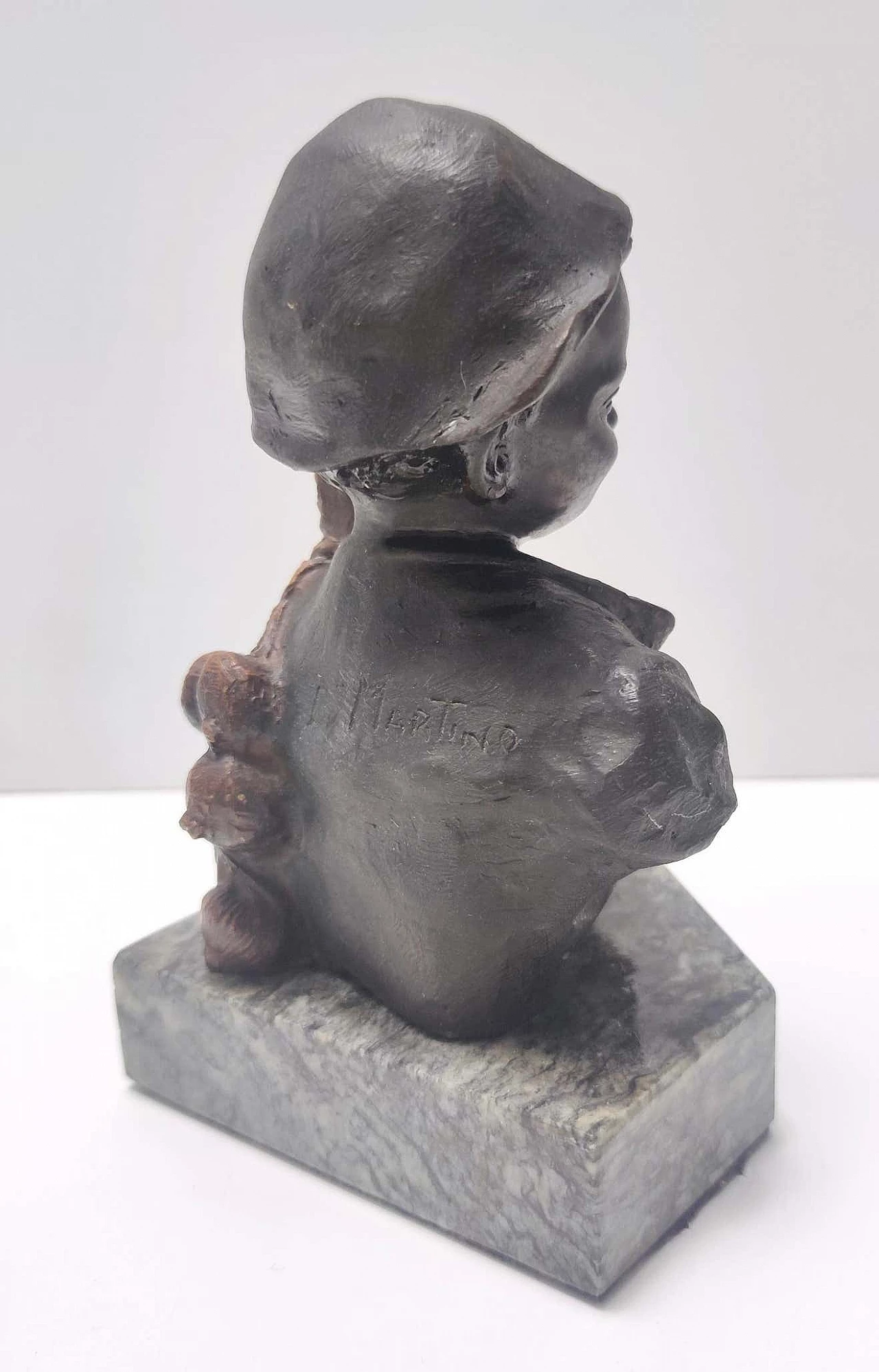 Bronze sculpture of a child selling onions by De Martino, 1920s 6