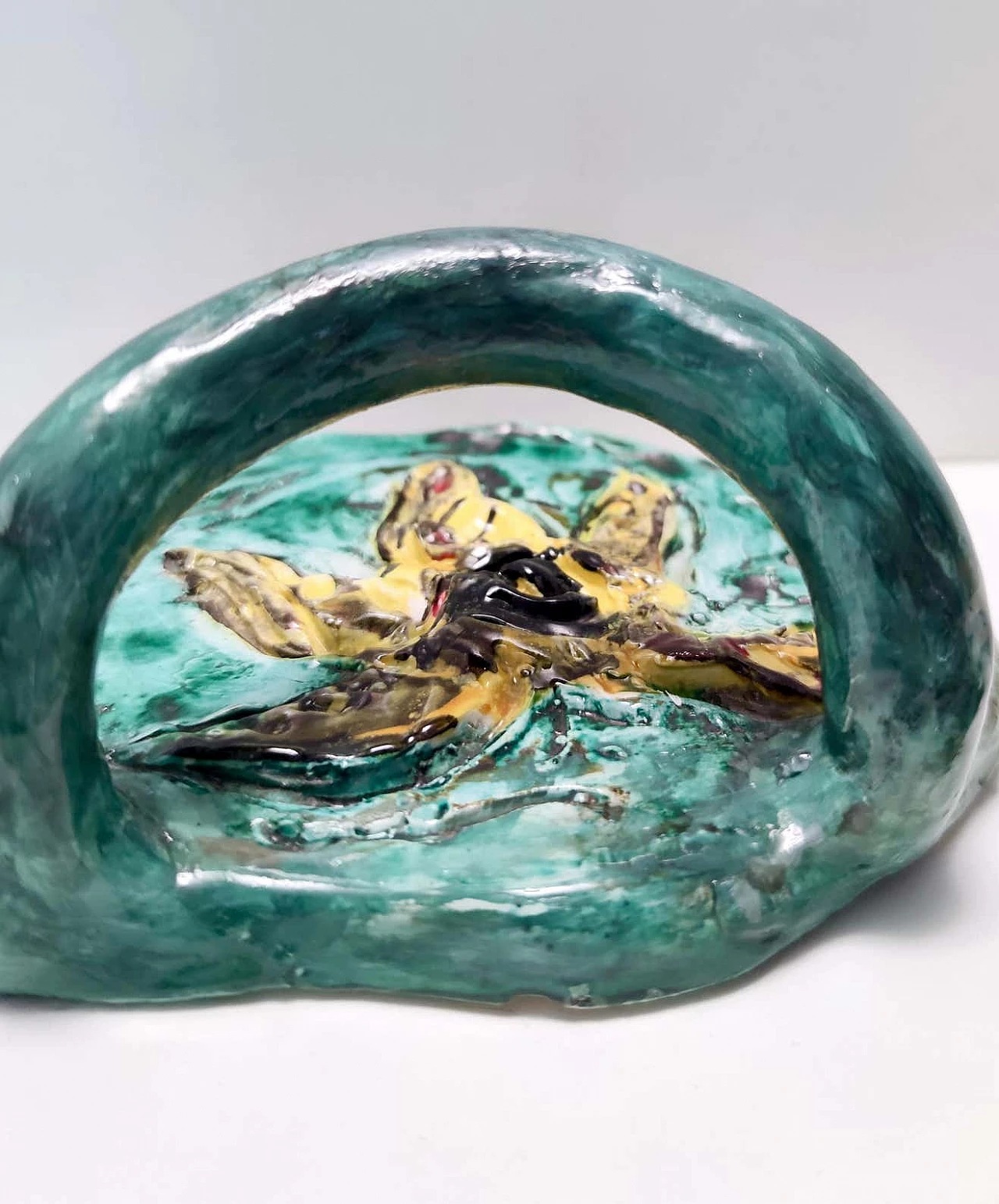 3 Hand-painted ceramic wall hangers, 1950s 9