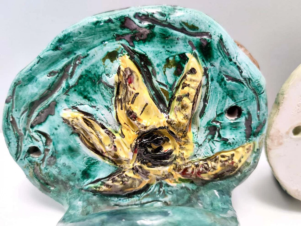 3 Hand-painted ceramic wall hangers, 1950s 12