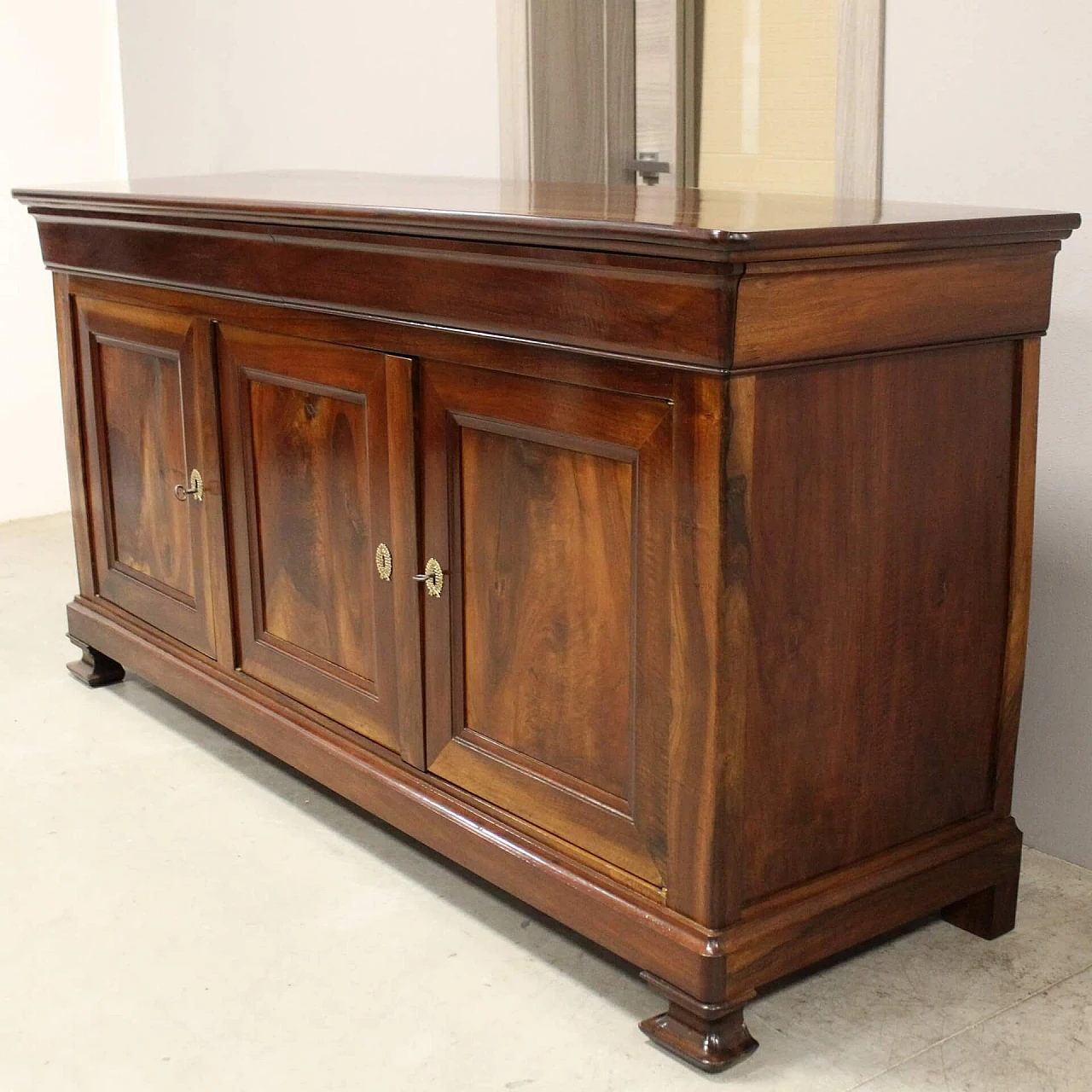 Credenza cappuccina filettata in noce massello a quattro ante Carlo X, '800 14