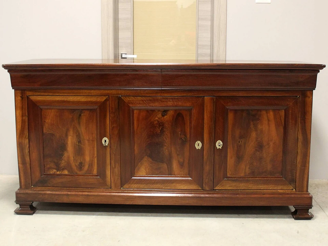 Credenza cappuccina filettata in noce massello a quattro ante Carlo X, '800 16