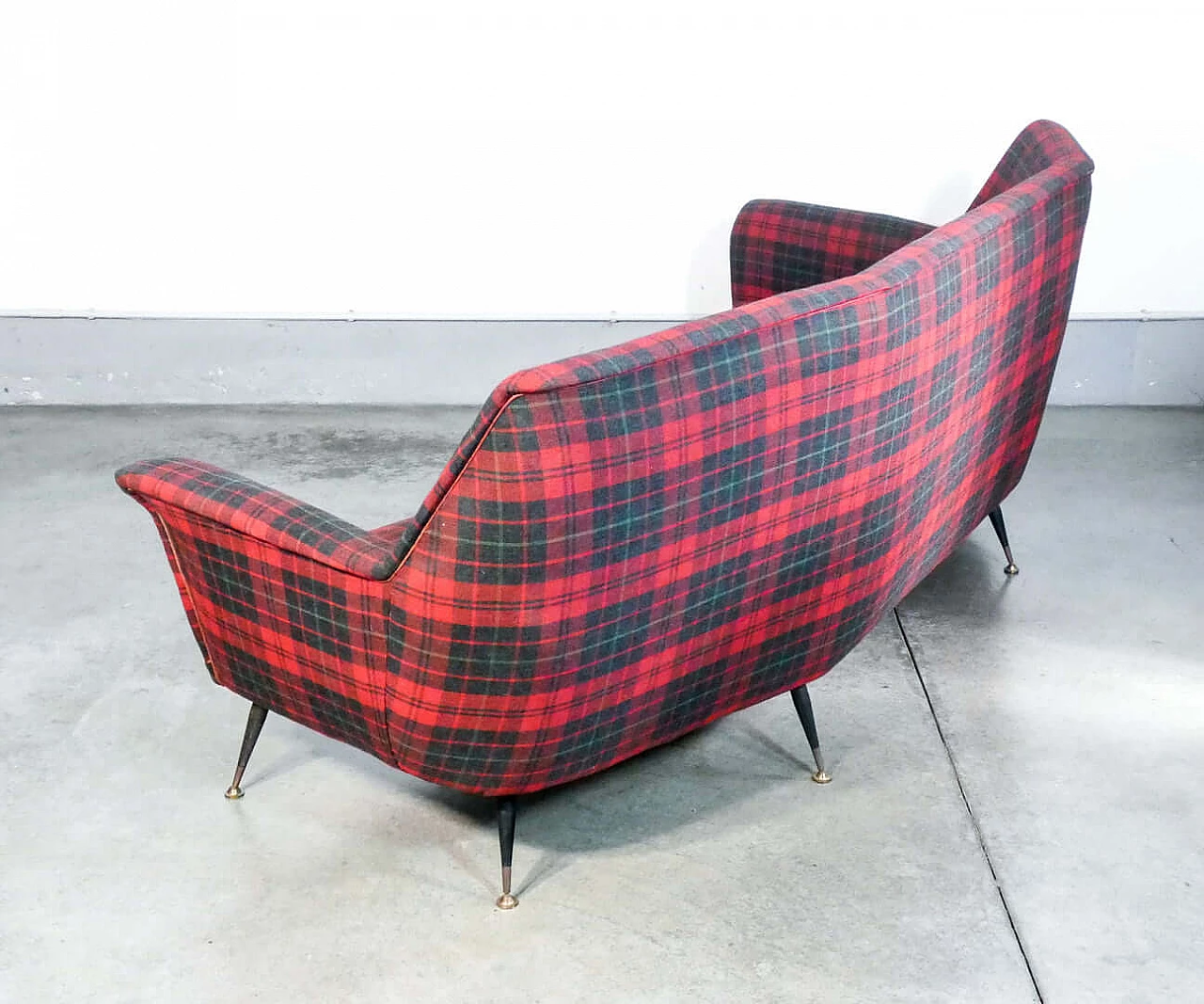 Four-seater curved sofa in the style of Gigi Radice for Minotti, 1960s 10