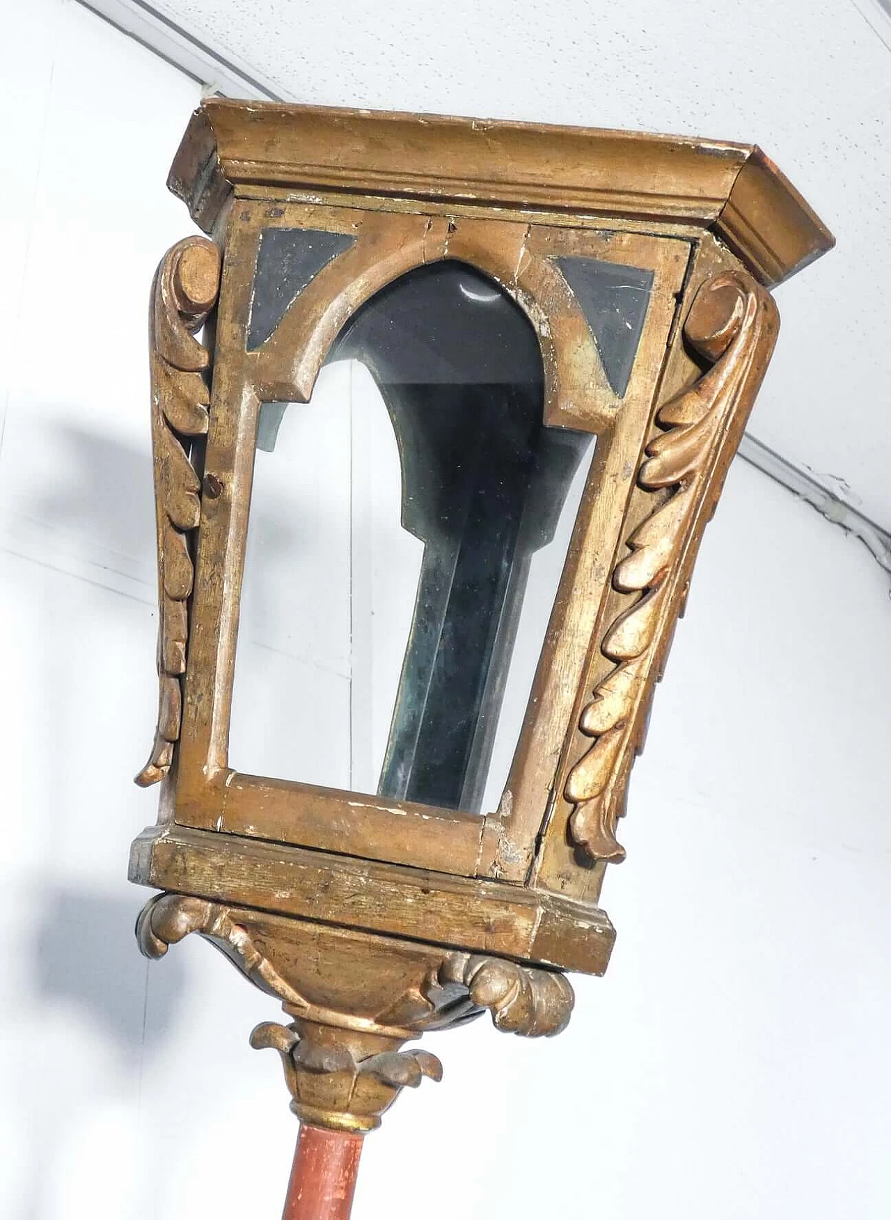 Carved, gilded and painted wooden pole lamp with wrought-iron wall fastening, 19th century 2