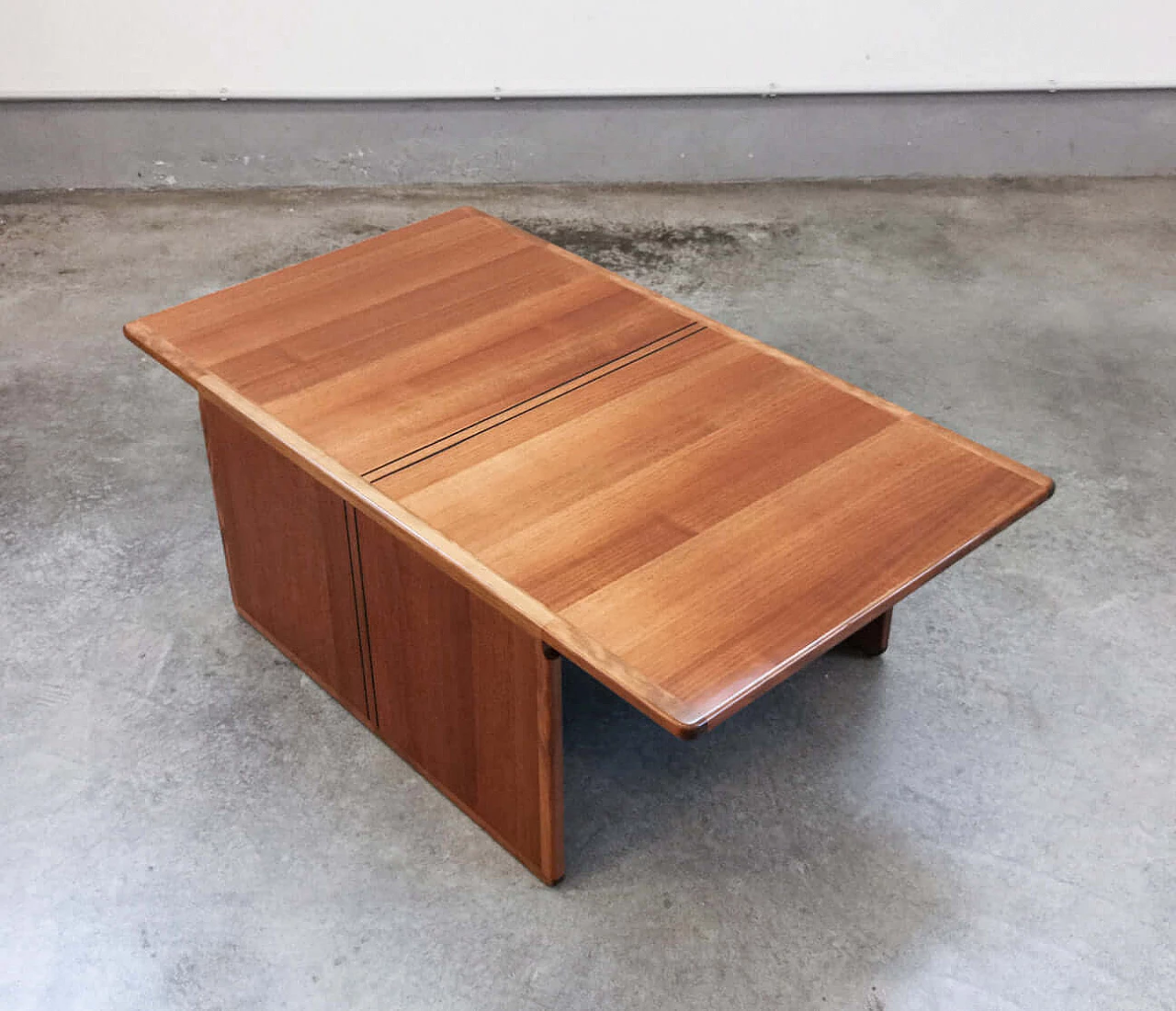 Africa coffee table from the Artona series by Afra & Tobia Scarpa for Maxalto, 1975 2