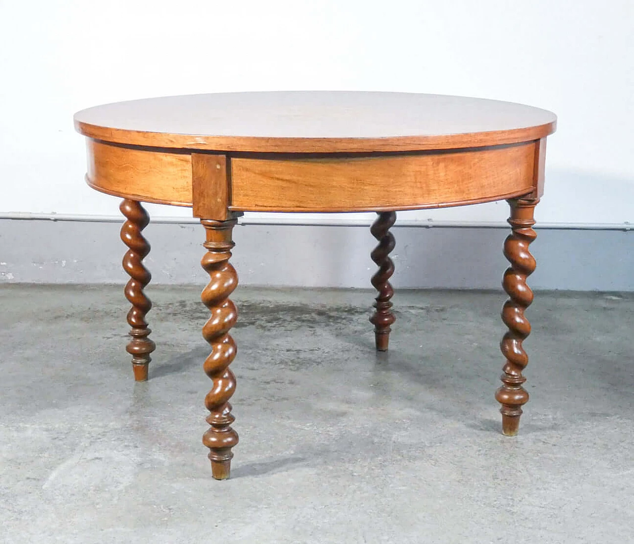 Charles X inlaid and panelled walnut round table with twisted legs, 19th century 3