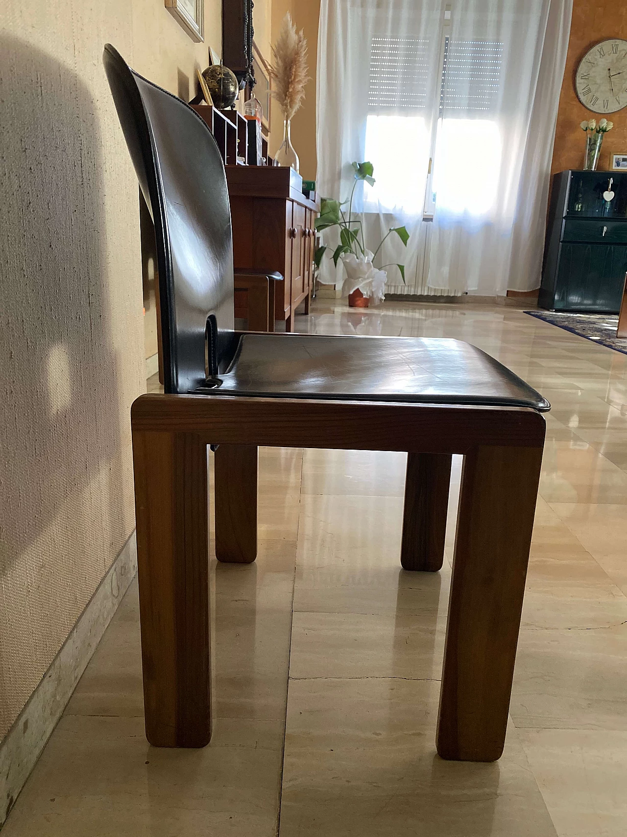 6 Chairs 121 by Scarpa for Cassina in wood and black leather, 1960s 2