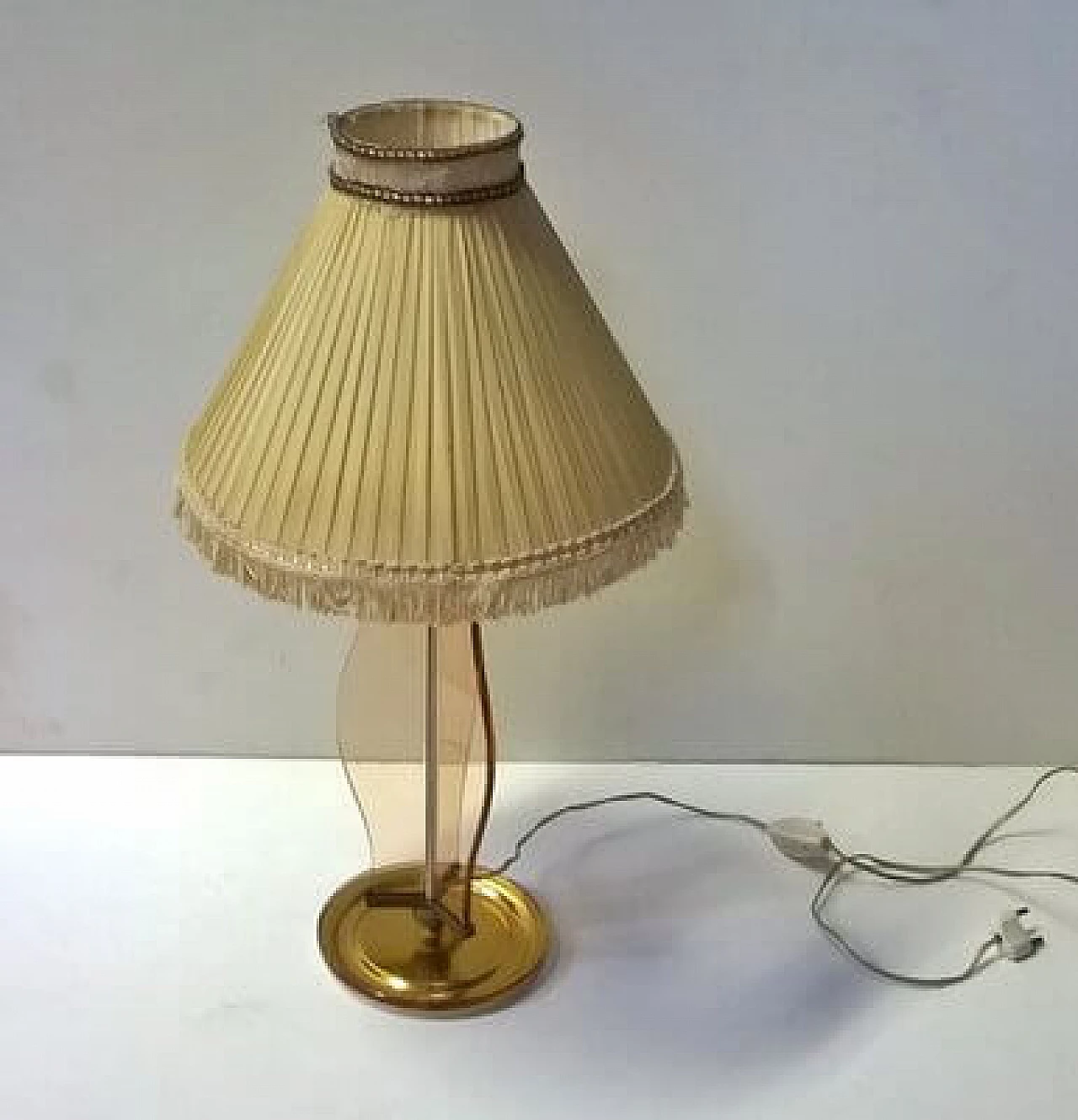 Lamp in pink glass and brass by Pietro Chiesa for Fontana Arte, 1930s 2