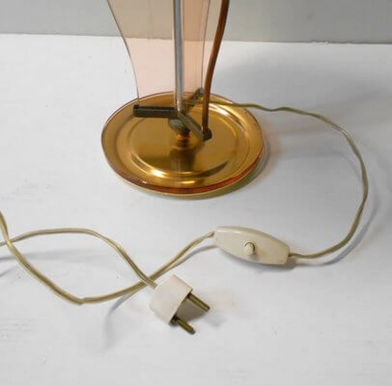 Lamp in pink glass and brass by Pietro Chiesa for Fontana Arte, 1930s 5