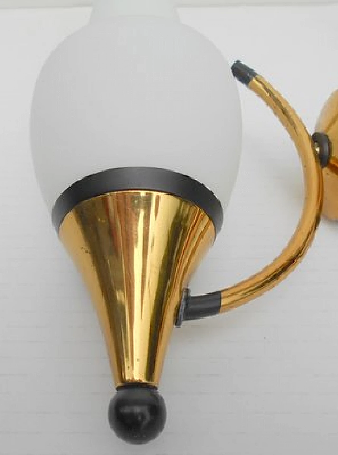 Pair of sconces in brass and milk glass by Stilnovo, 1950s 2
