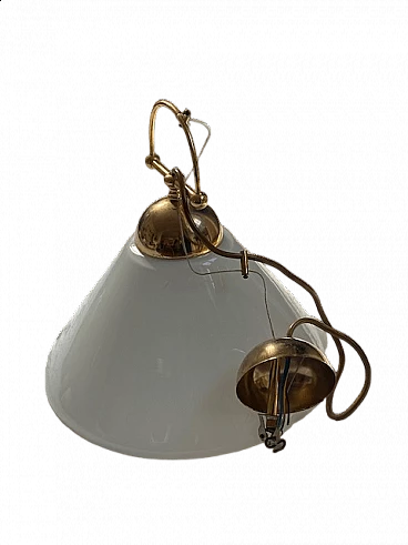 Lampada a sospensione in vetro bianco e ottone, anni '60